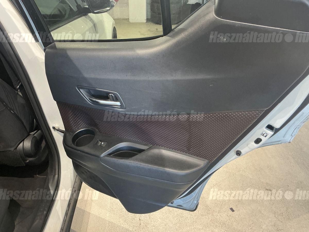 TOYOTA C-HR 1.8 Hybrid Executive LED e-CVT