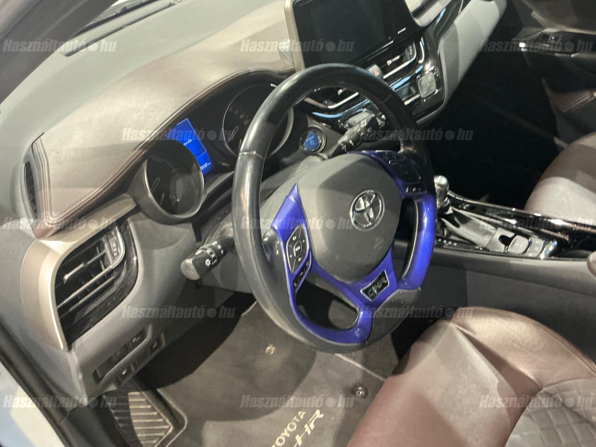 TOYOTA C-HR 1.8 Hybrid Executive LED e-CVT