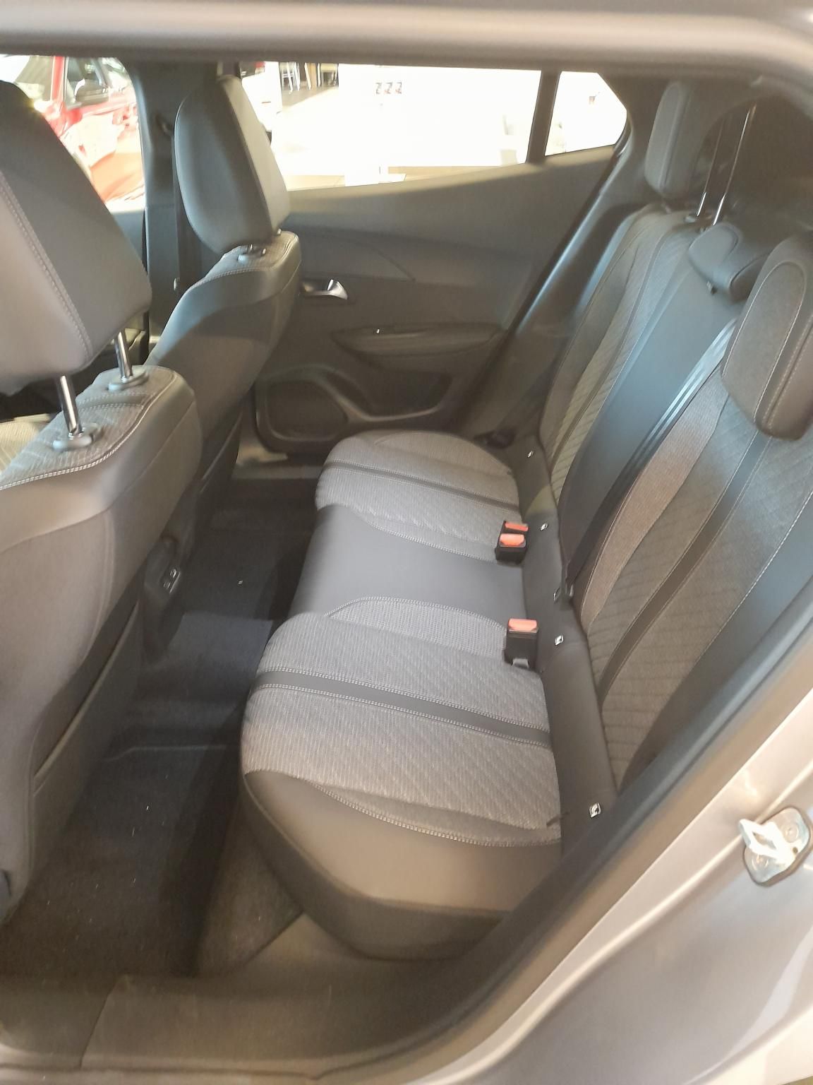 PEUGEOT 2008 1.2 PureTech Allure Szabad készletről azonnal Gablini M3 - 8. kép