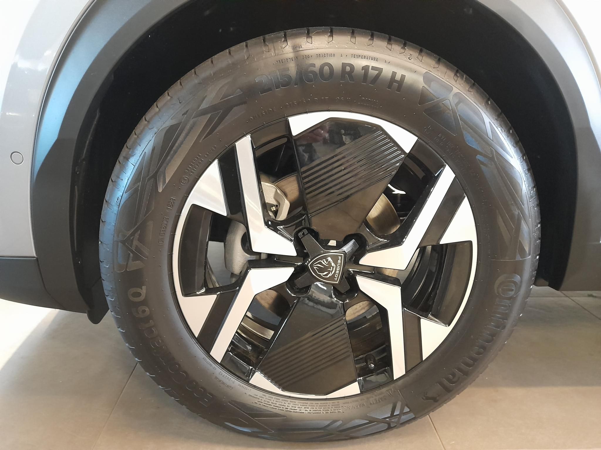 PEUGEOT 2008 1.2 PureTech Allure Szabad készletről azonnal Gablini M3 - 9. kép