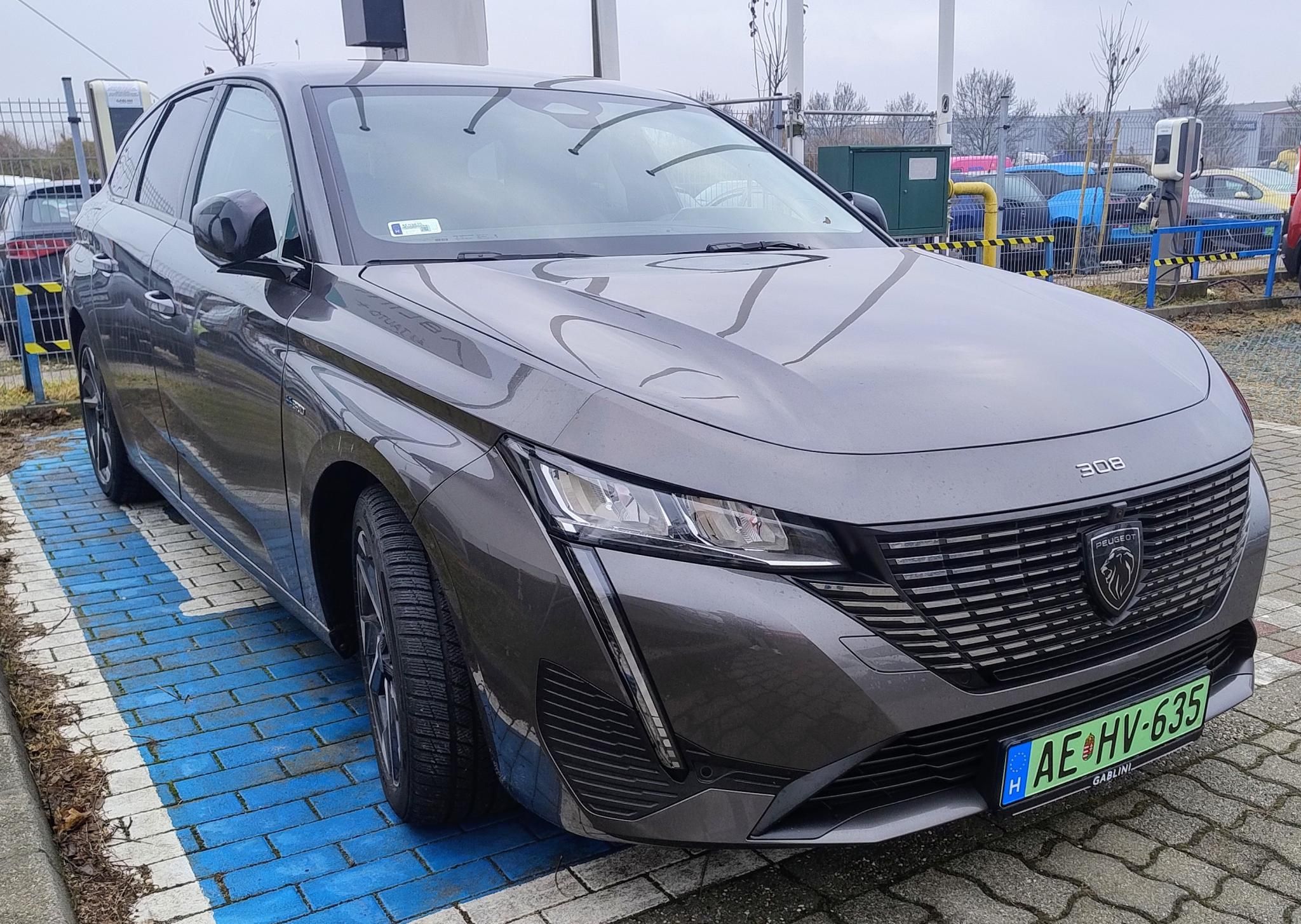 PEUGEOT 308 SW 1.6 PureTech PHEV Allure Pack EAT8 180LE tesztautó - 2. kép
