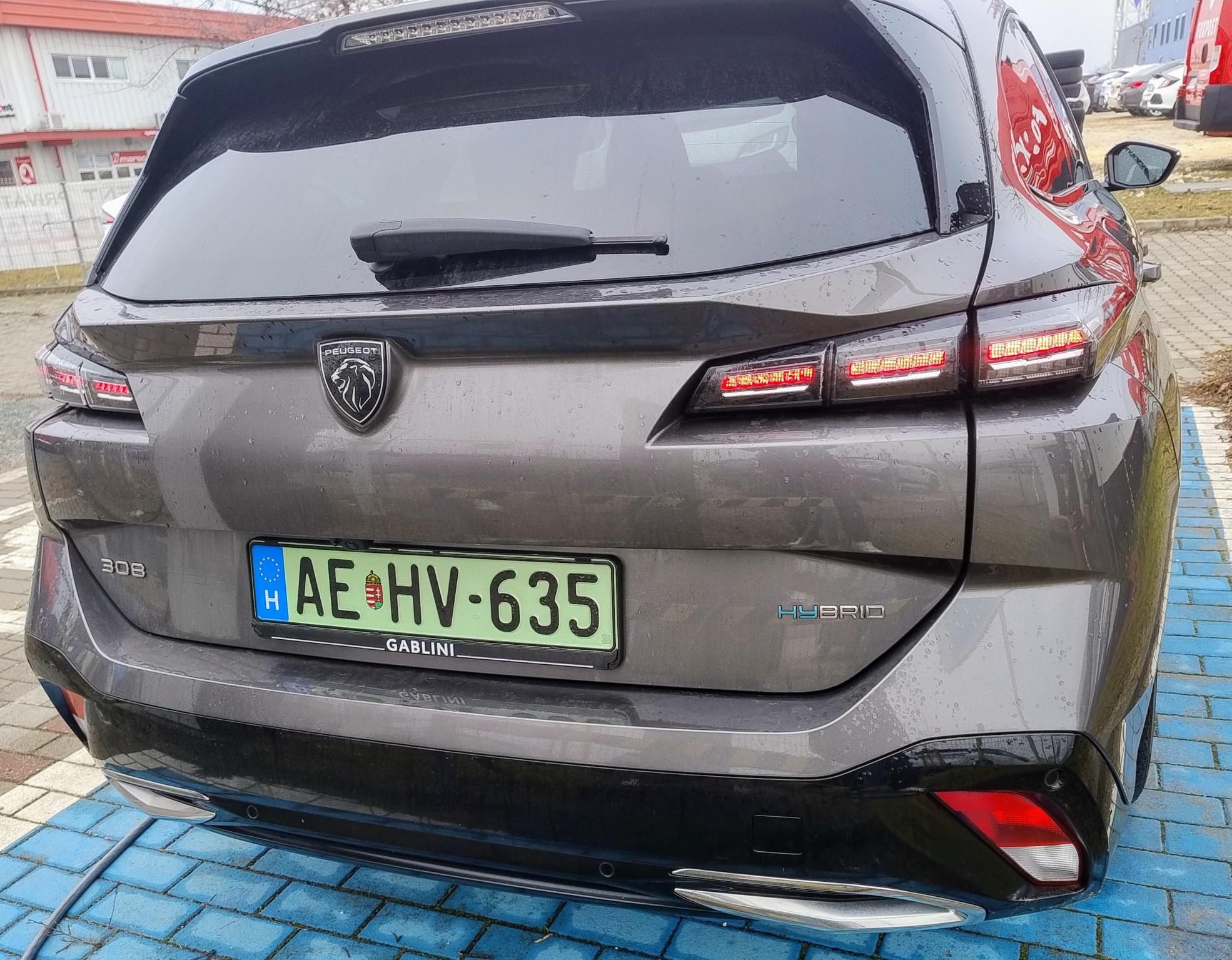 PEUGEOT 308 SW 1.6 PureTech PHEV Allure Pack EAT8 180LE tesztautó - 5. kép