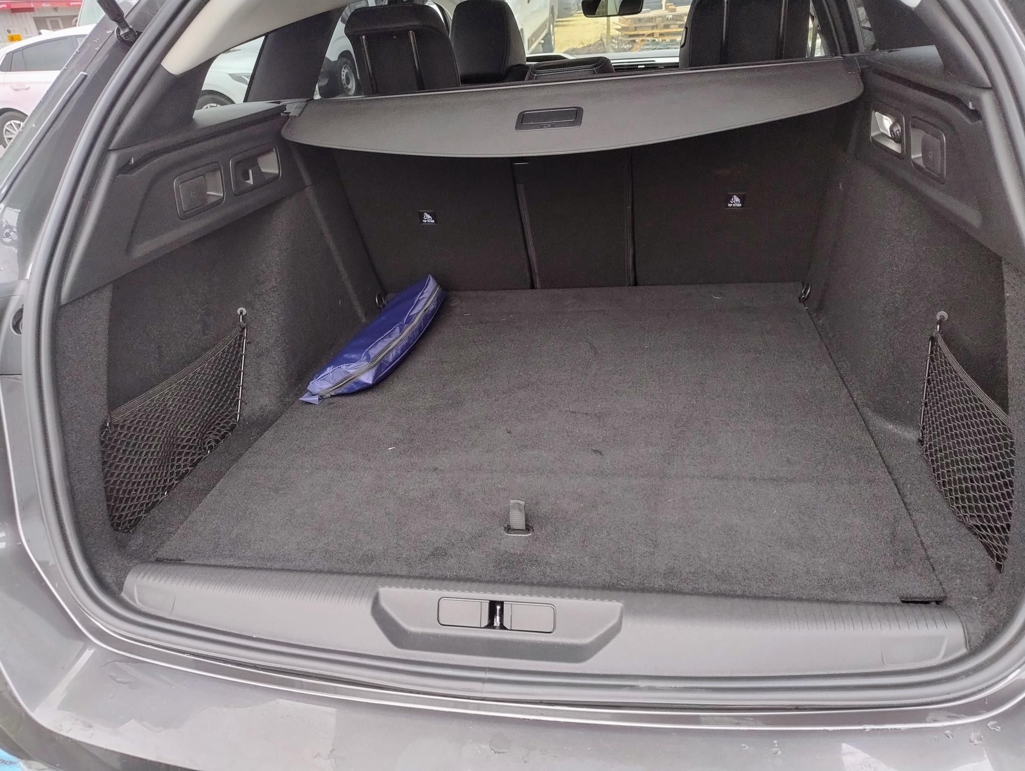 PEUGEOT 308 SW 1.6 PureTech PHEV Allure Pack EAT8 180LE tesztautó - 6. kép