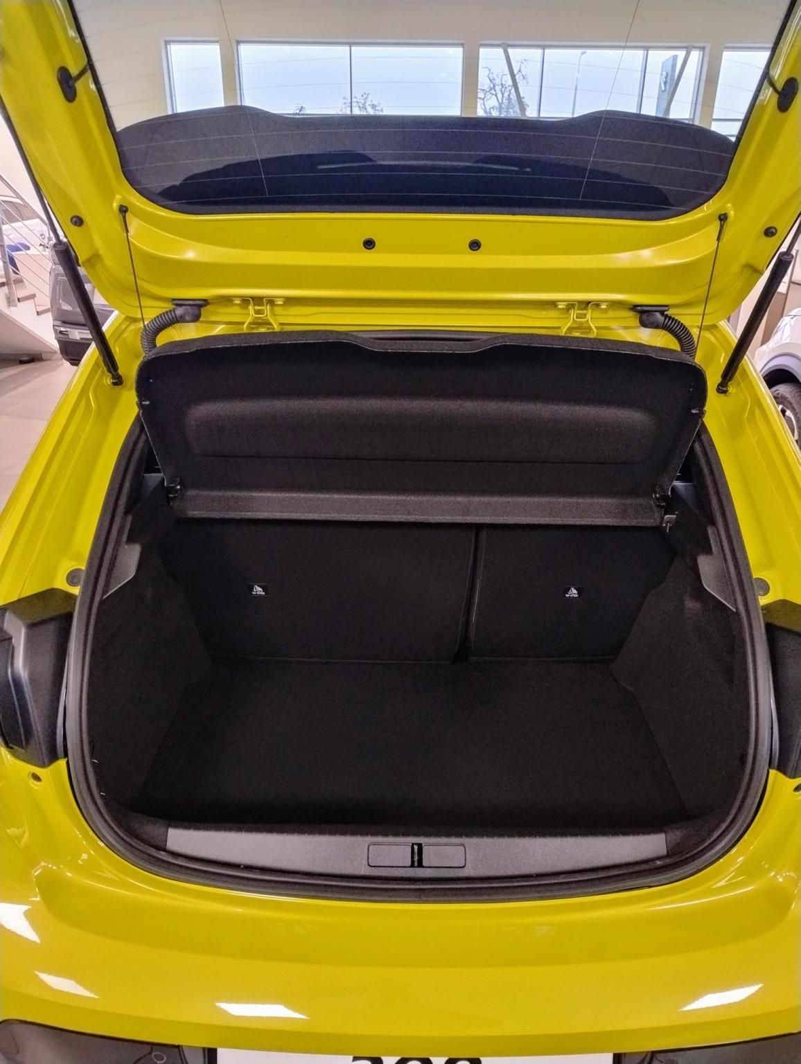 PEUGEOT 208 1.2 Hybrid Allure e-DCS6 - 6. kép