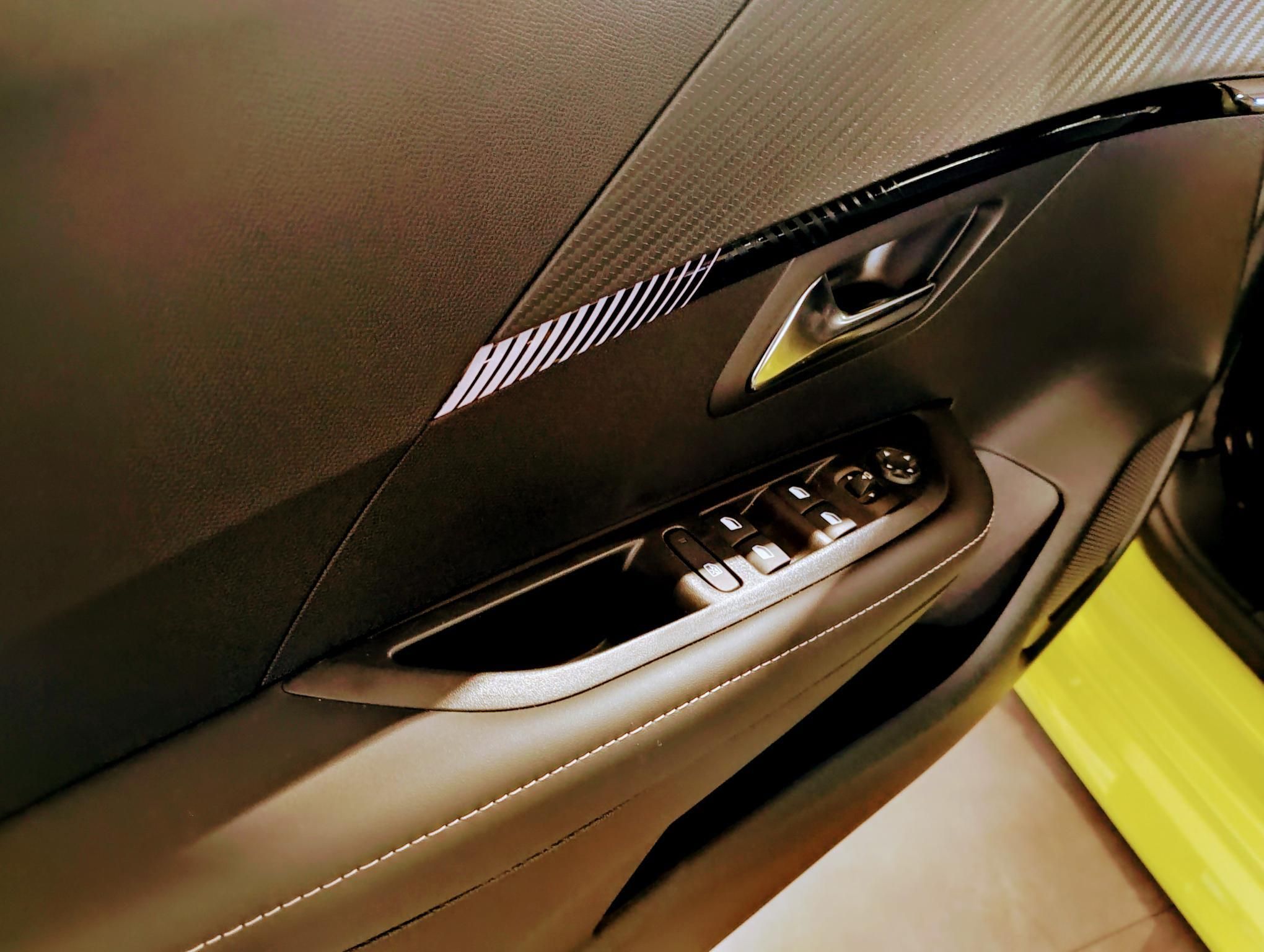 PEUGEOT 208 1.2 Hybrid Allure e-DCS6 - 7. kép