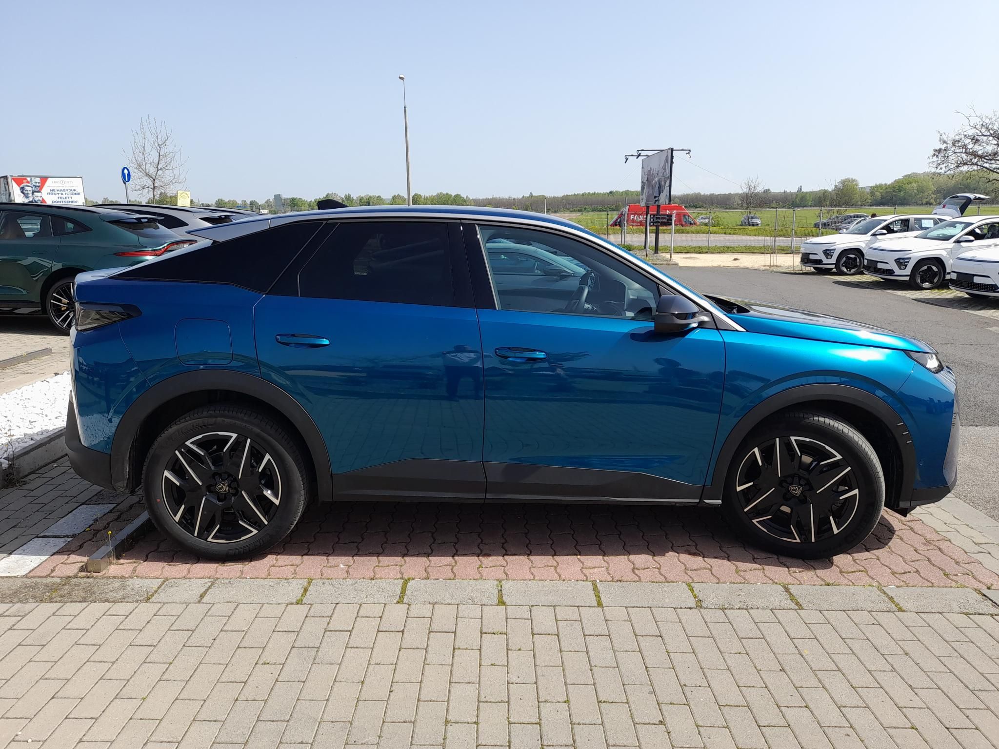 PEUGEOT 3008 1.2 Hybrid Allure e-DCT6 Tesztautó Gablini M3 - 3. kép