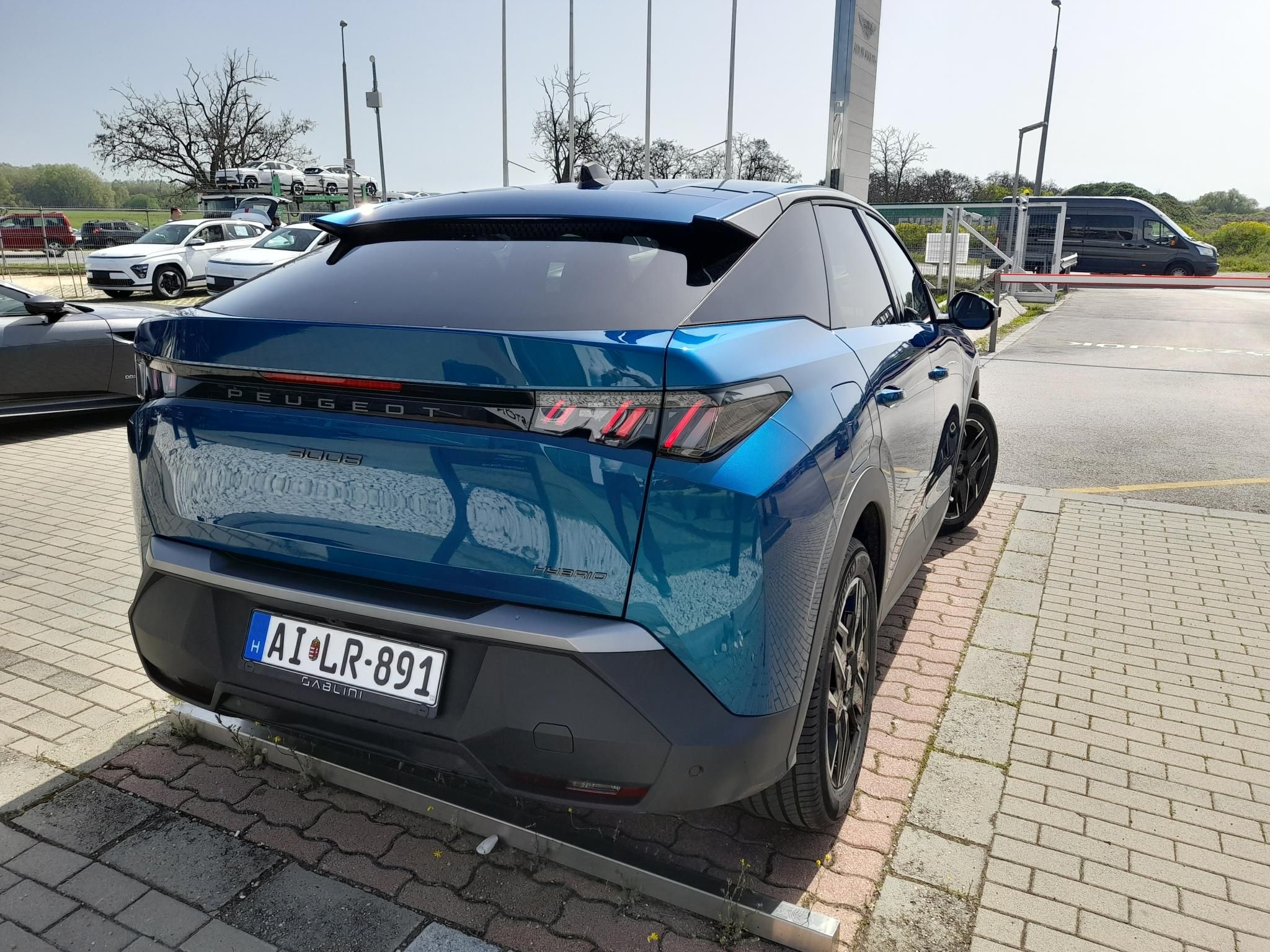 PEUGEOT 3008 1.2 Hybrid Allure e-DCT6 Tesztautó Gablini M3 - 4. kép