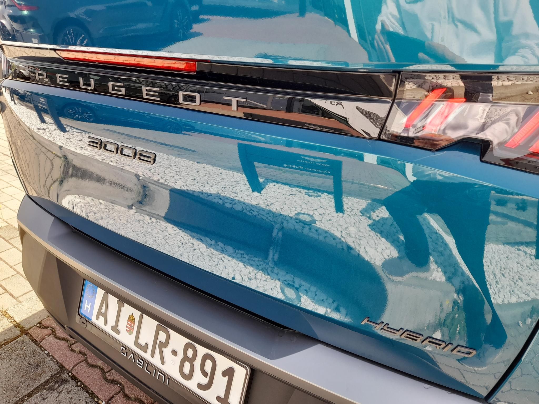 PEUGEOT 3008 1.2 Hybrid Allure e-DCT6 Tesztautó Gablini M3 - 11. kép