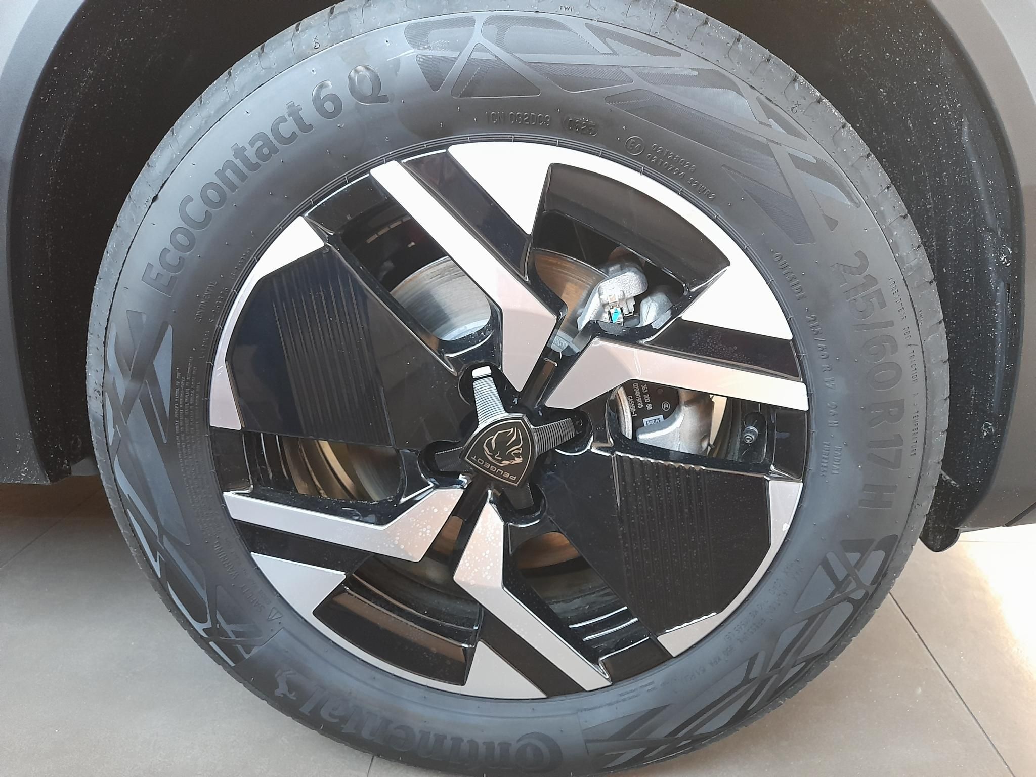 PEUGEOT 2008 1.2 Hybrid Allure e-DCS6 Szabad készlet Gablini M3 THM 4.9% - 8. kép