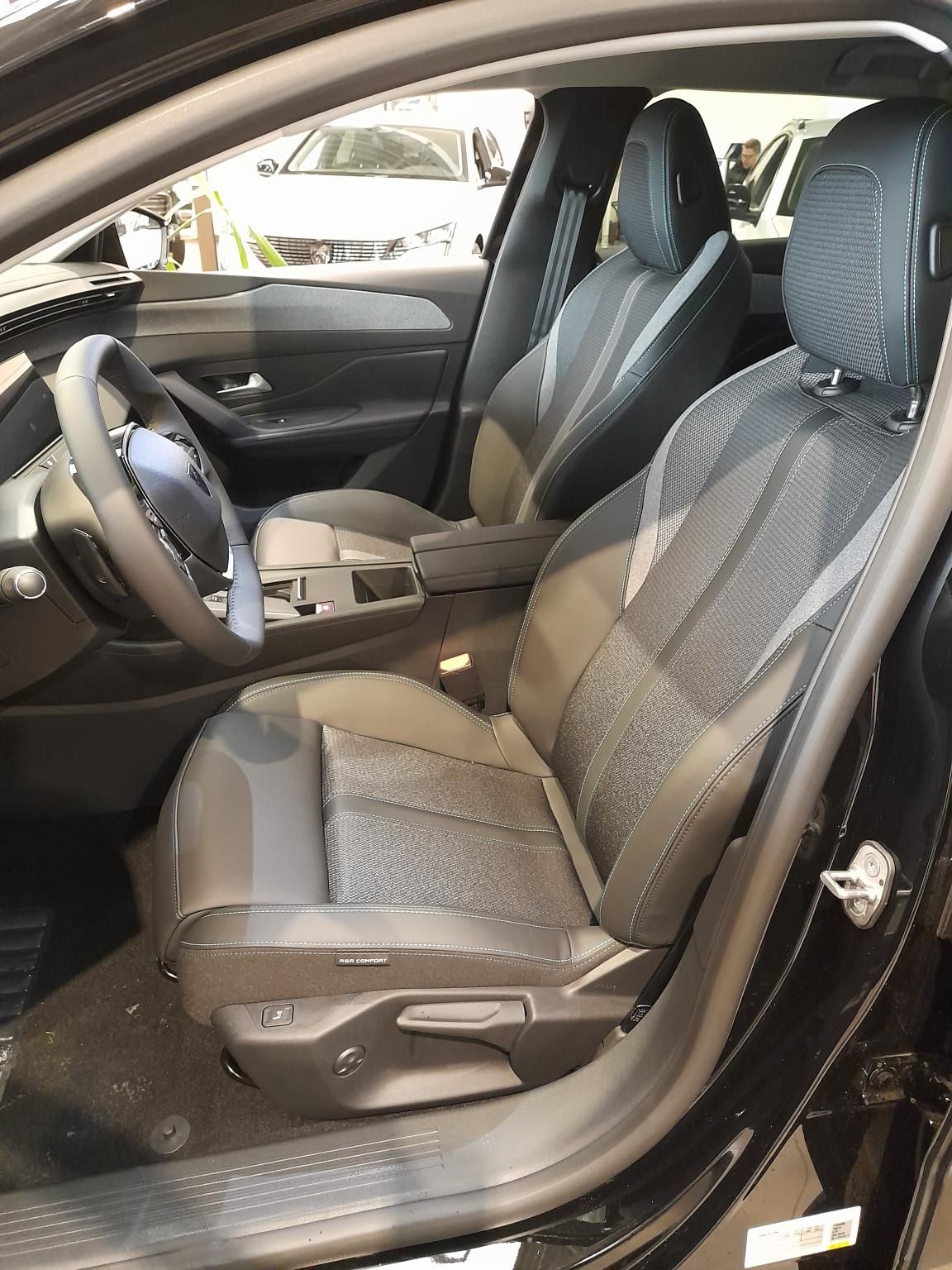 PEUGEOT 408 1.2 Hybrid Allure e-DCS6 Szabad készlet Gablini M3 - 6. kép