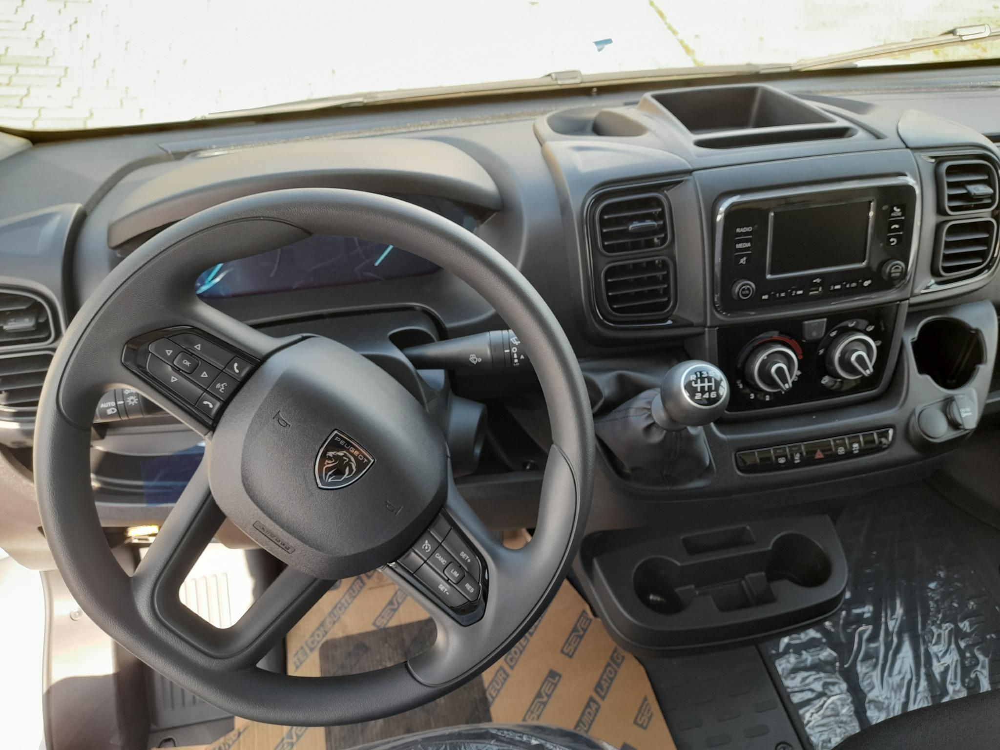 PEUGEOT BOXER 2.2 BlueHDI 350 Heavy L4H3 Szabad készlet Gablini M3 - 5. kép