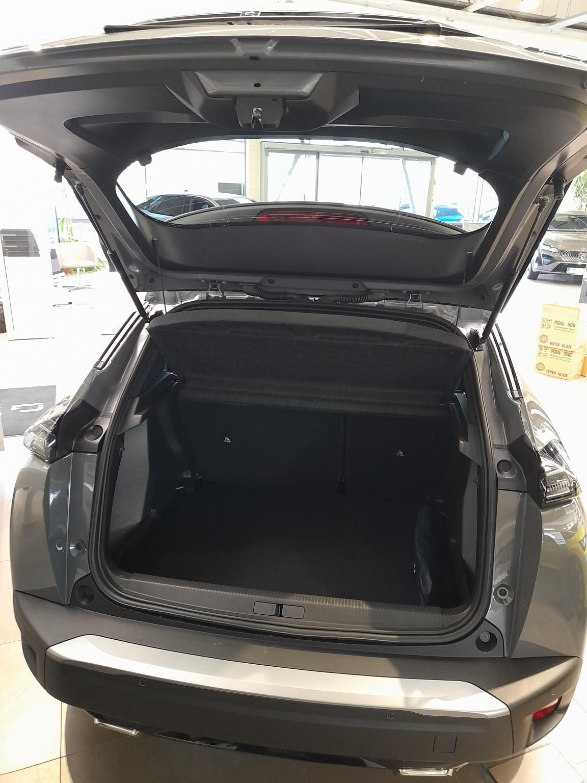 PEUGEOT 2008 1.2 Hybrid Allure e-DCS6 Tesztautó Gablini M3 - 6. kép
