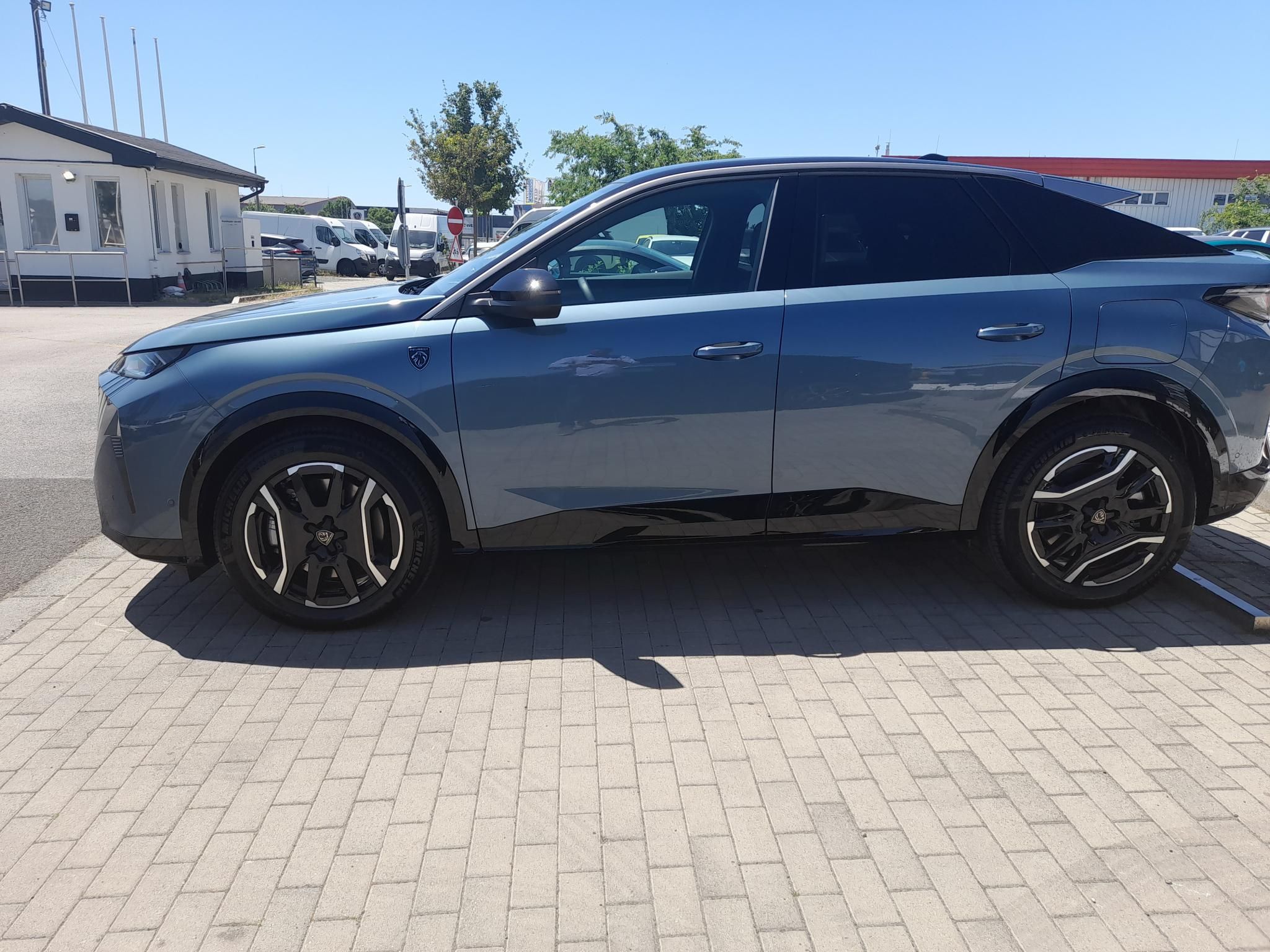 PEUGEOT 3008 e3008 73kWh GT (Automata) Tesztautó Gablini M3 - 3. kép