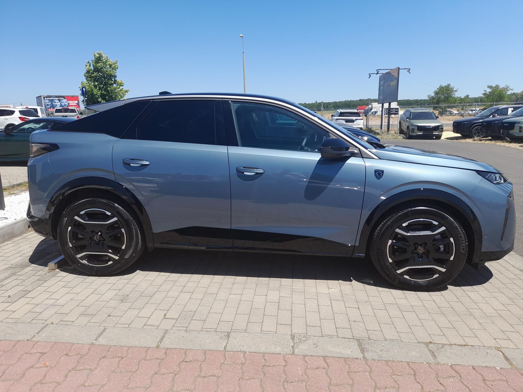 PEUGEOT 3008 e3008 73kWh GT (Automata) Tesztautó Gablini M3 - 5. kép