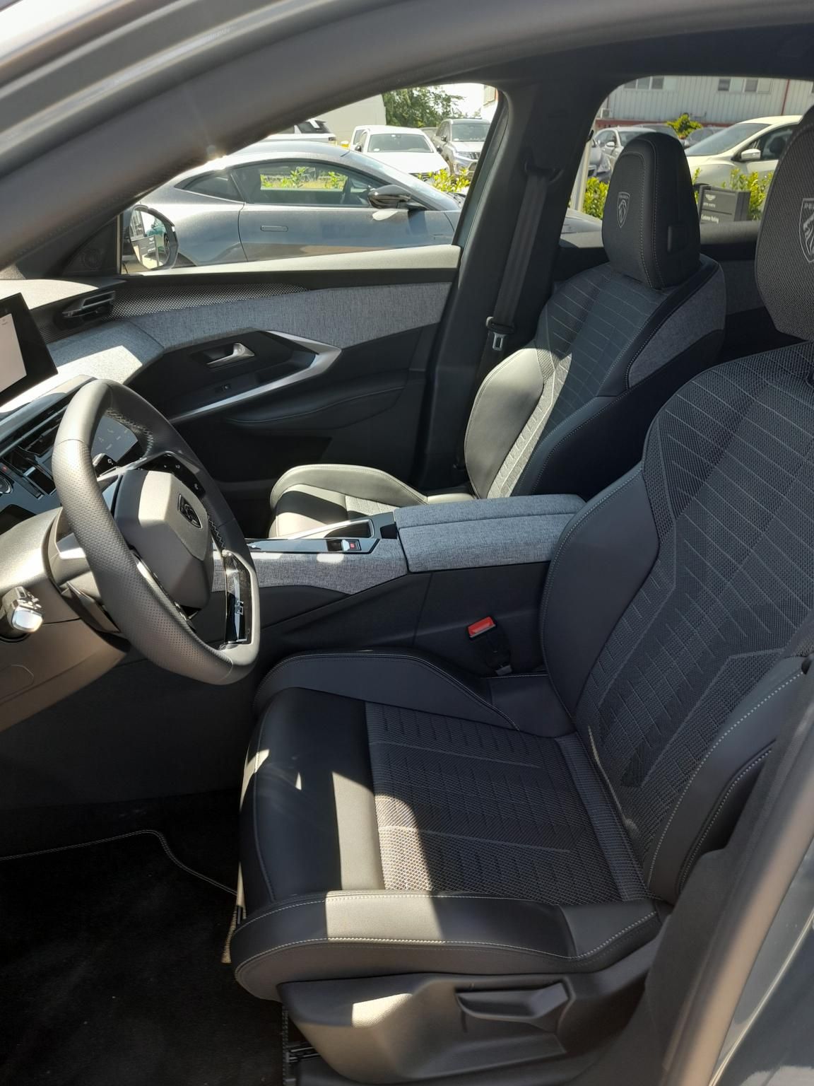 PEUGEOT 3008 e3008 73kWh GT (Automata) Tesztautó Gablini M3 - 7. kép