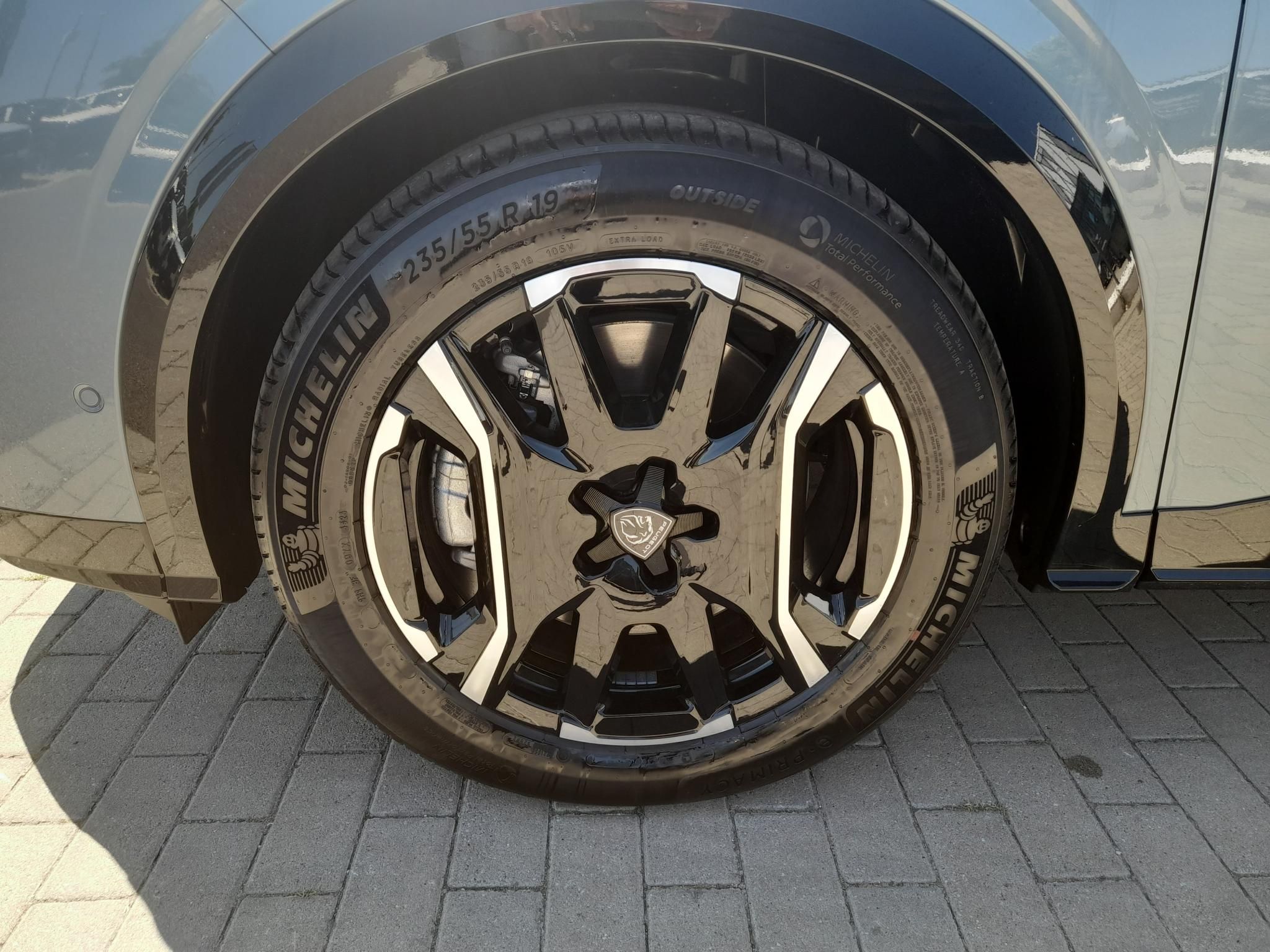 PEUGEOT 3008 e3008 73kWh GT (Automata) Tesztautó Gablini M3 - 9. kép