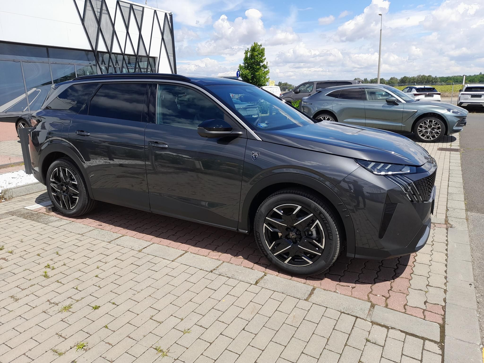 PEUGEOT 5008 1.2 Hybrid GT e-DCT6 (7 személyes ) Tesztautó minden opcióval - 4. kép