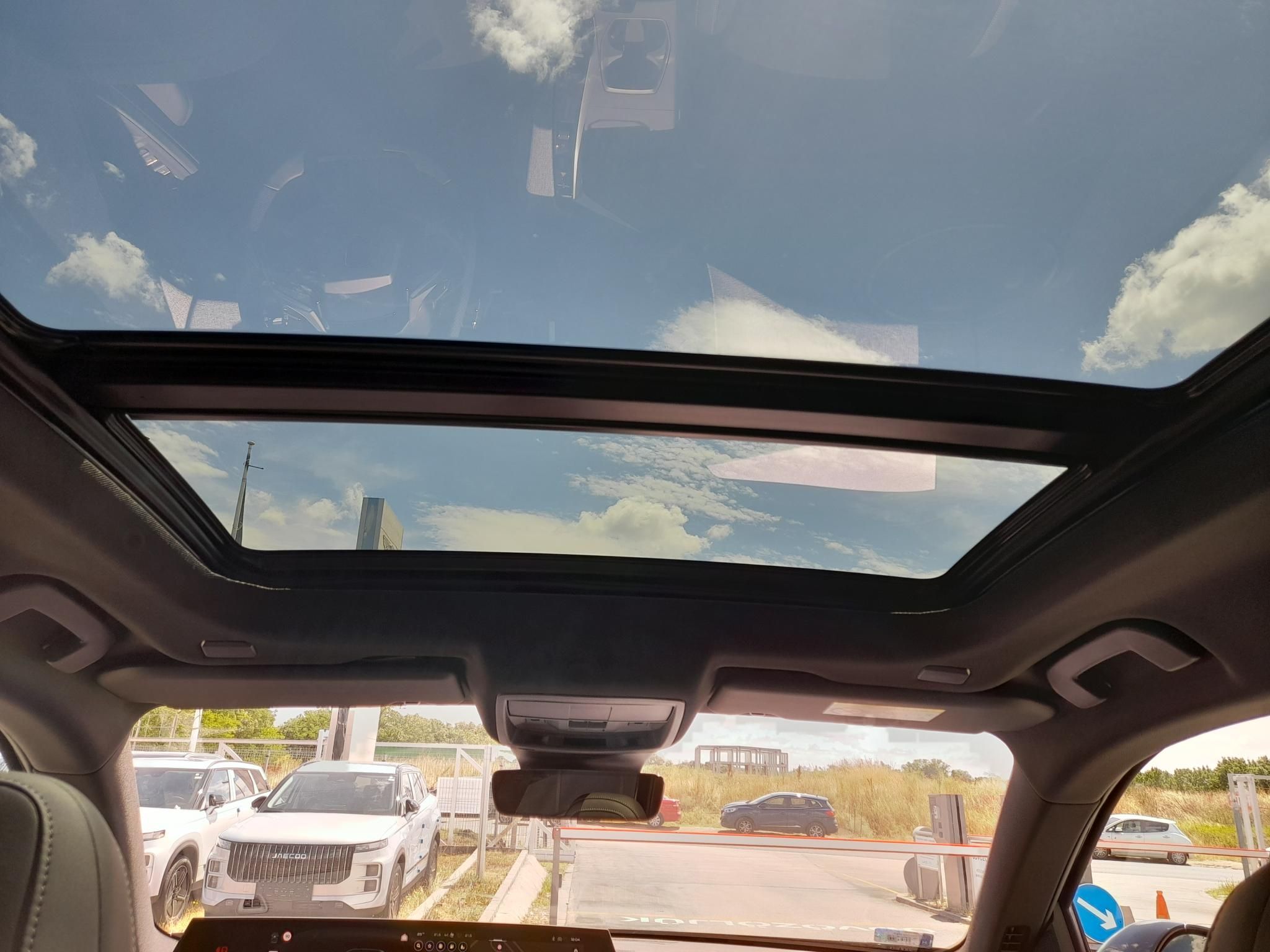 PEUGEOT 5008 1.2 Hybrid GT e-DCT6 (7 személyes ) Tesztautó minden opcióval - 7. kép
