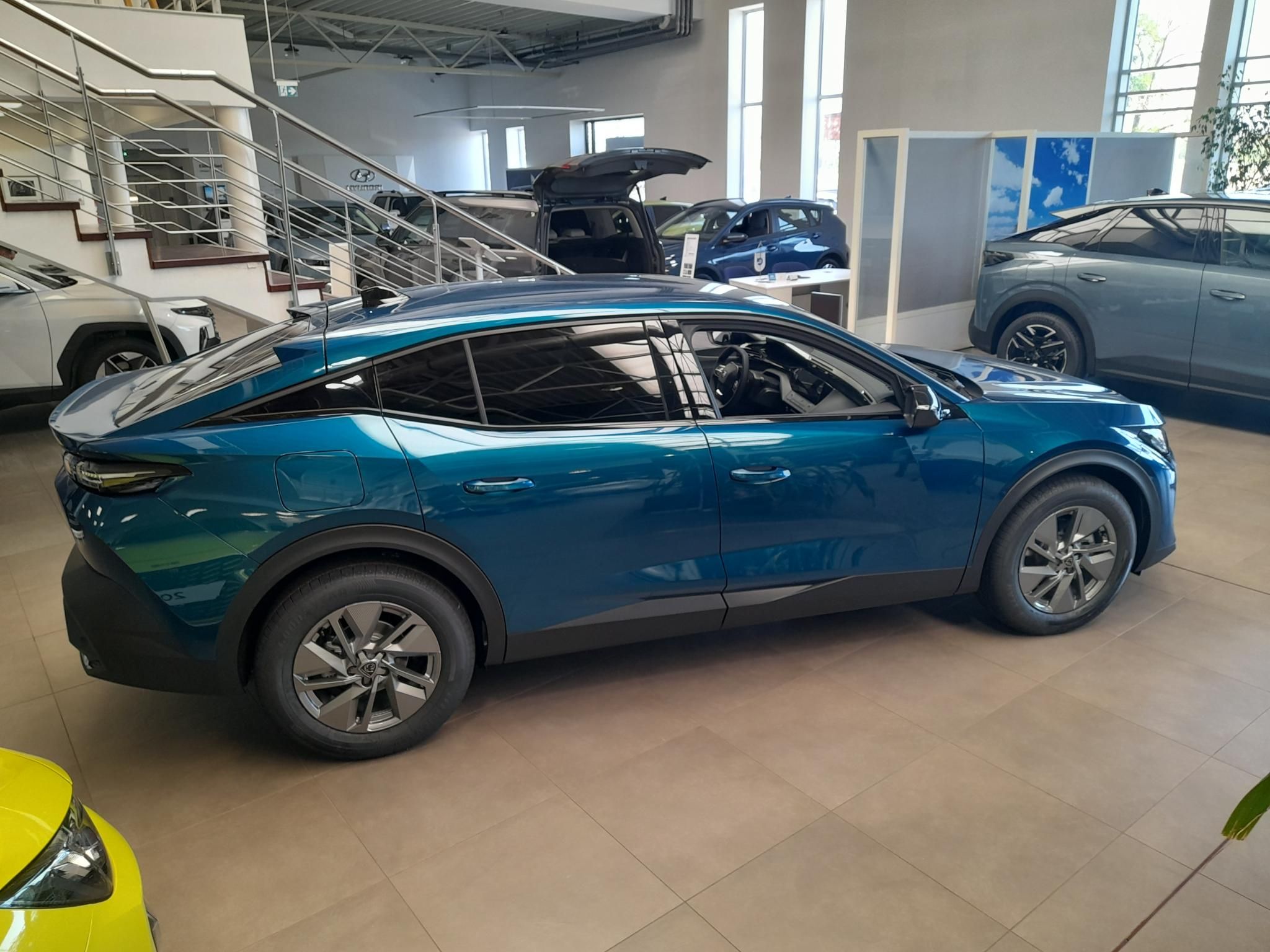 PEUGEOT 408 1.2 Hybrid Allure e-DCS6 Szabad készlet Gablini M3 - 4. kép