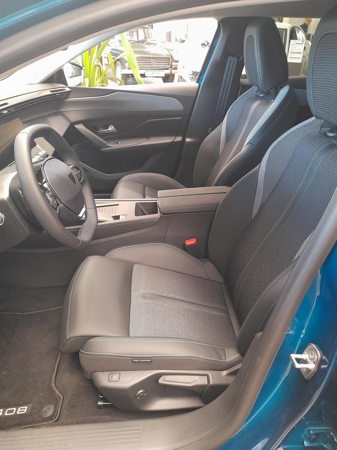 PEUGEOT 408 1.2 Hybrid Allure e-DCS6 Szabad készlet Gablini M3 - 7. kép