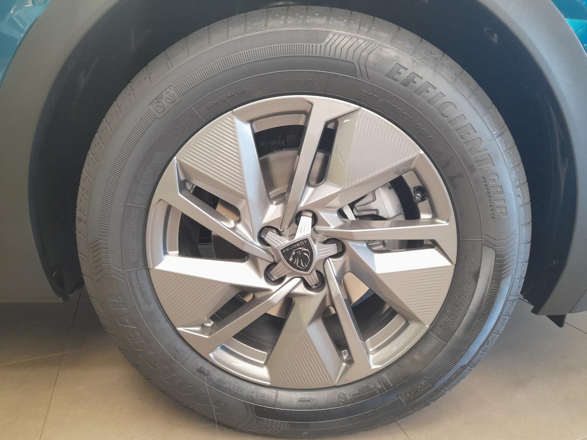 PEUGEOT 408 1.2 Hybrid Allure e-DCS6 Szabad készlet Gablini M3 - 11. kép