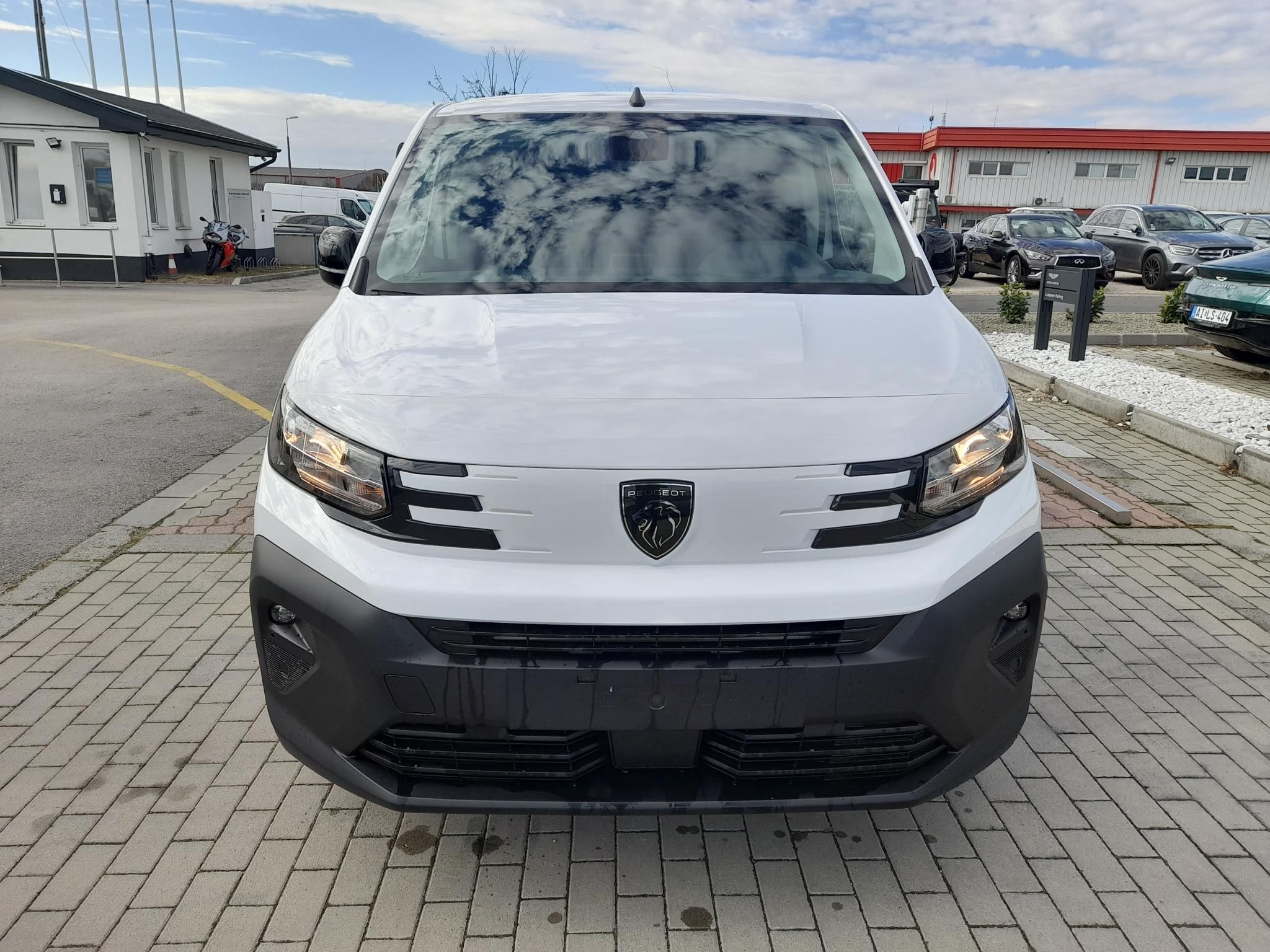 PEUGEOT PARTNER 1.5 BlueHDi 100 L2 1000 (3 személyes ) Szabad készlet Gablini M3 - 2. kép