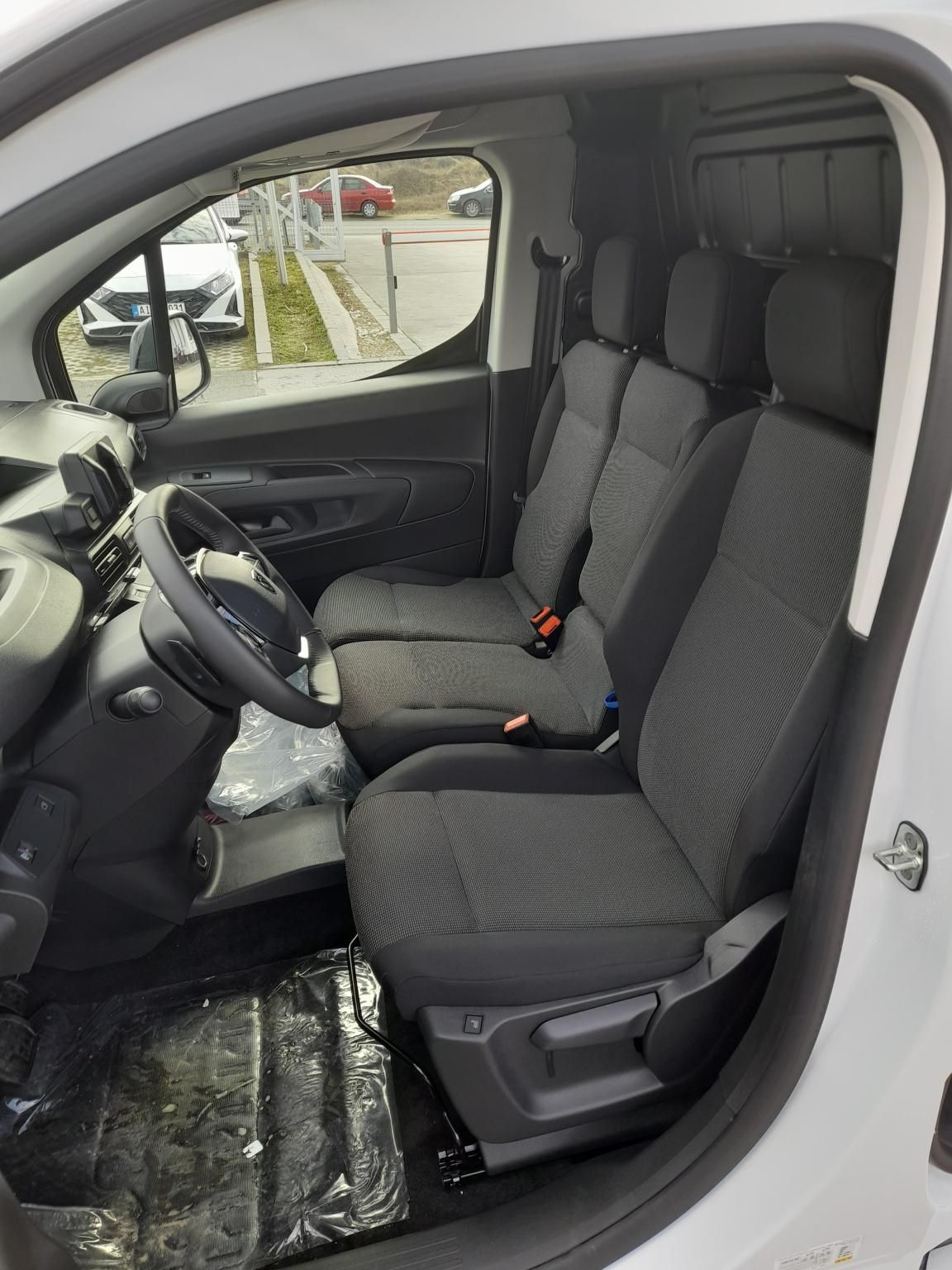 PEUGEOT PARTNER 1.5 BlueHDi 100 L2 1000 (3 személyes ) Szabad készlet Gablini M3 - 4. kép