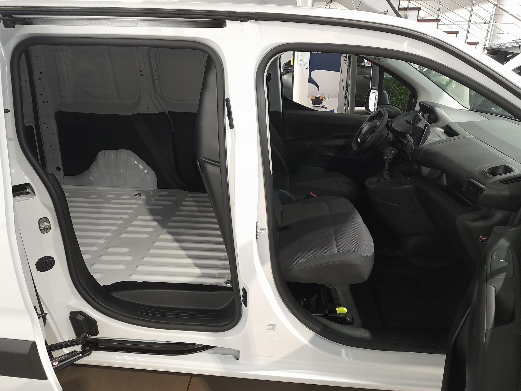 PEUGEOT PARTNER 1.5 BlueHDi 100 L2 1000 (3 személyes ) Szabad készlet Gablini M3 - 6. kép