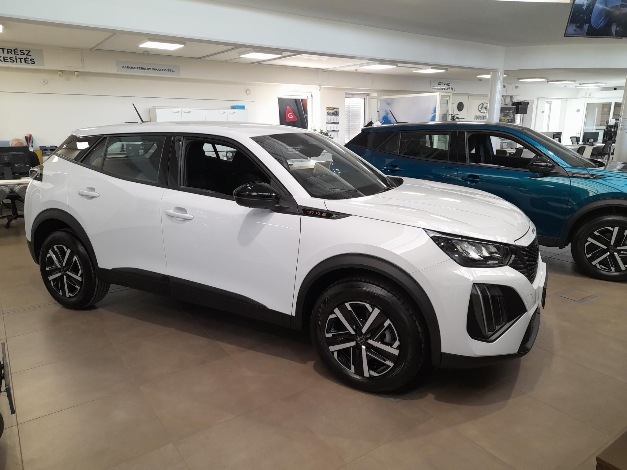 PEUGEOT 2008 1.2 PureTech Style Szabad készletről azonnal Gablini M3 - 3. kép