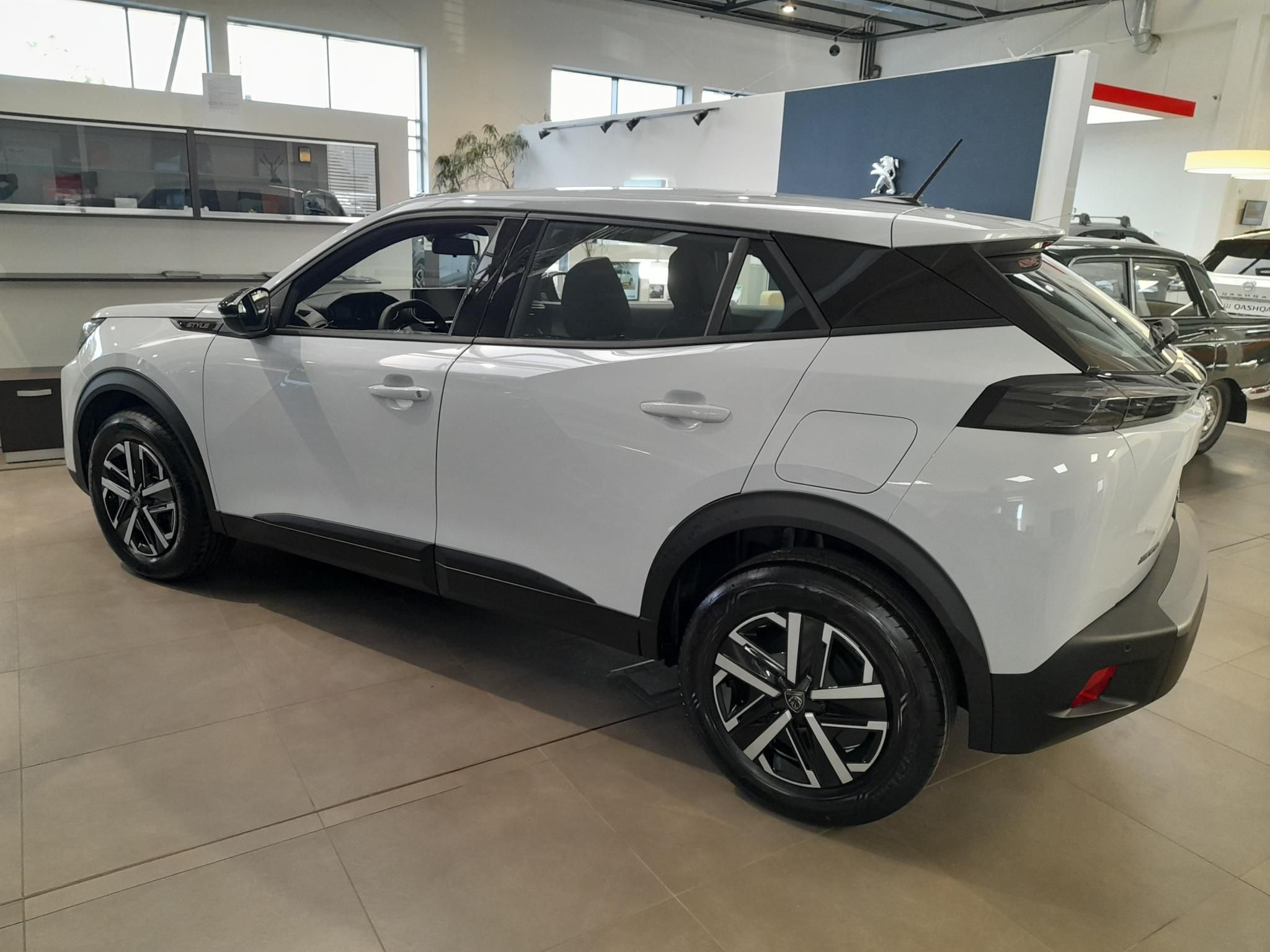 PEUGEOT 2008 1.2 PureTech Style Szabad készletről azonnal Gablini M3 - 4. kép