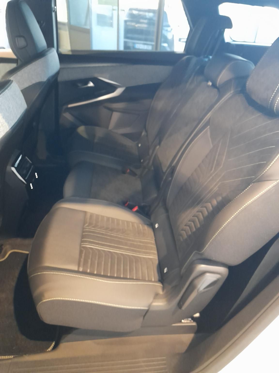 PEUGEOT 5008 1.2 Hybrid GT e-DCT6 (7 személyes ) Szabad készletről azonnal Gablini M3 - 6. kép