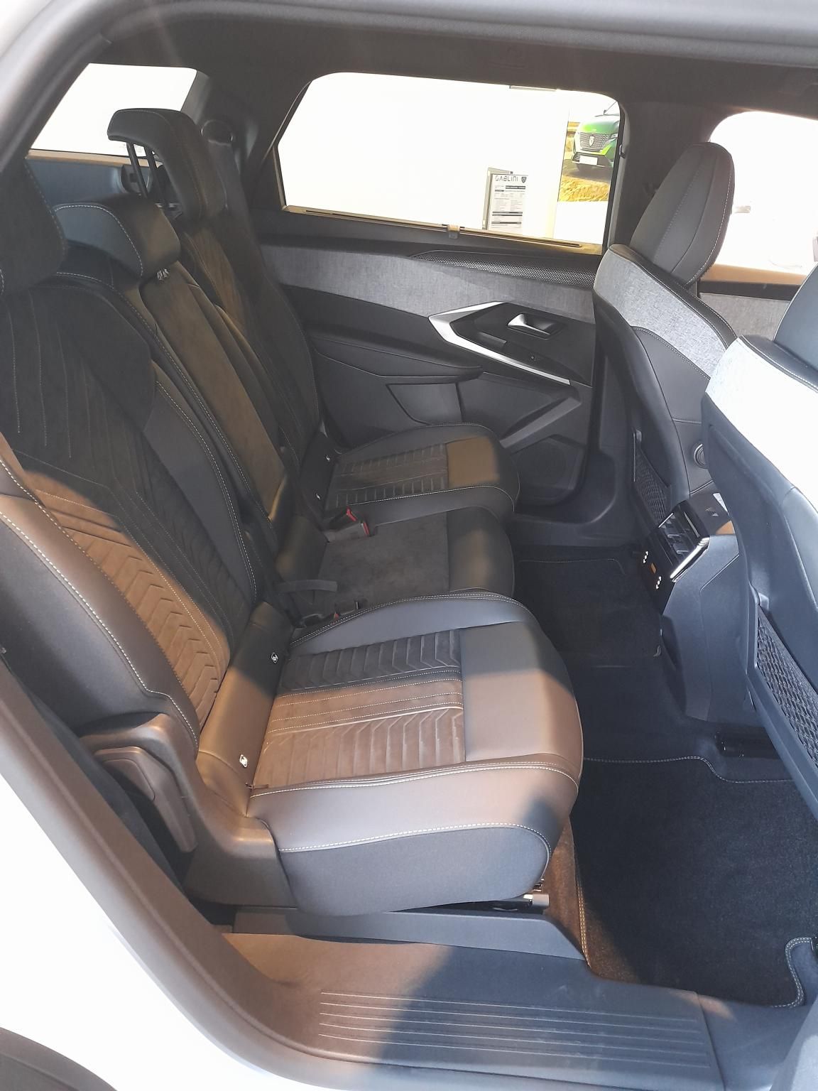 PEUGEOT 5008 1.2 Hybrid GT e-DCT6 (7 személyes ) Szabad készletről azonnal Gablini M3 - 8. kép