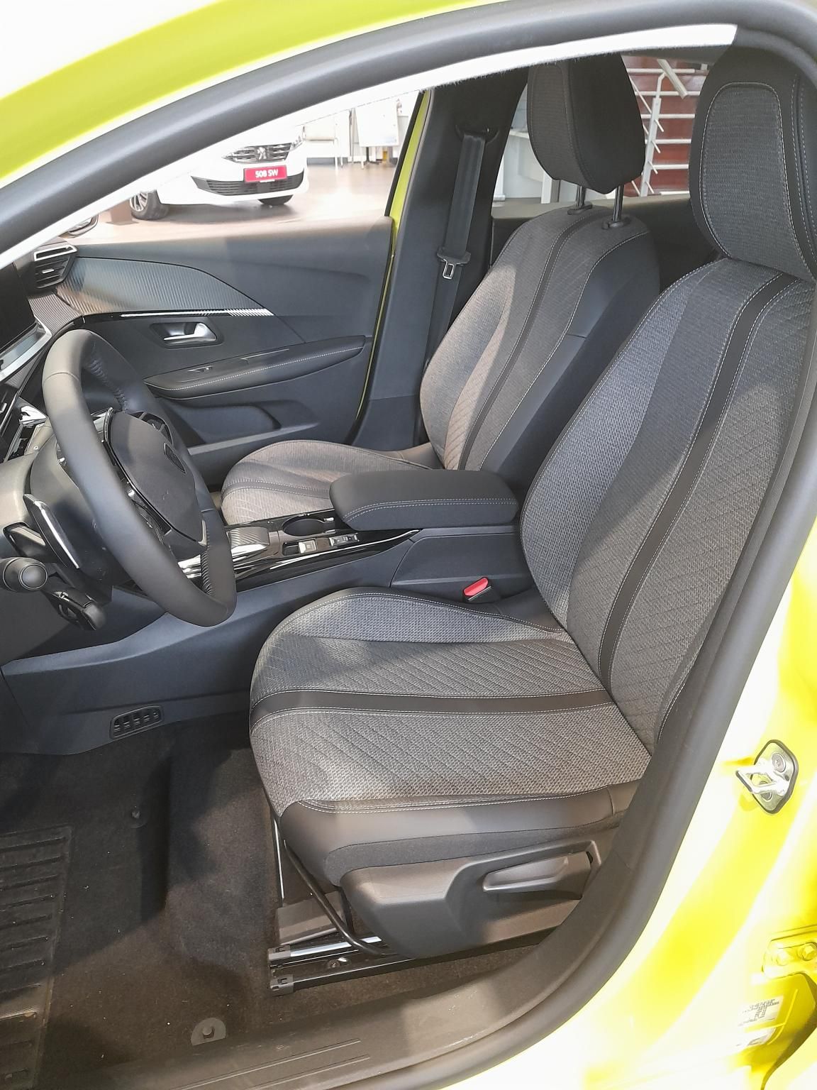 PEUGEOT 208 1.2 Hybrid Allure e-DCS6 Szabad készlet Gablini M3 - 7. kép