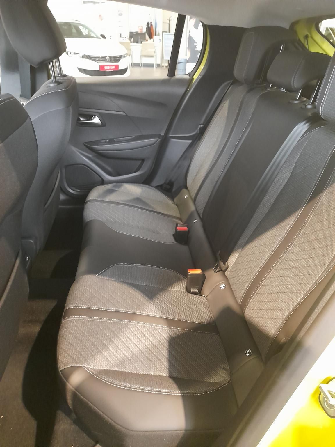 PEUGEOT 208 1.2 Hybrid Allure e-DCS6 Szabad készlet Gablini M3 - 8. kép