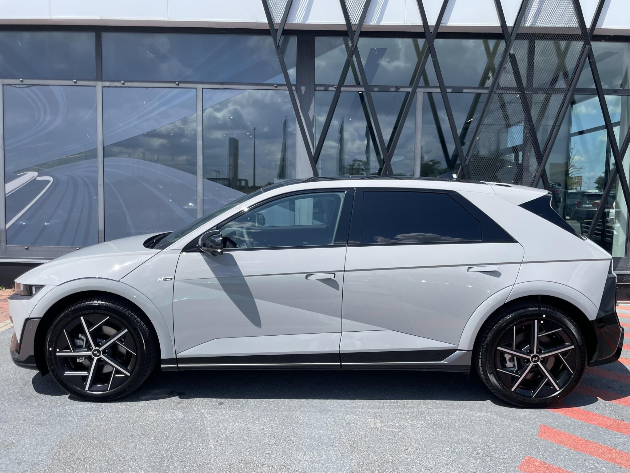 HYUNDAI IONIQ 5 84kWh N-Line AWD 325LE! Egyedi! Készletről azonnal! - 3. kép