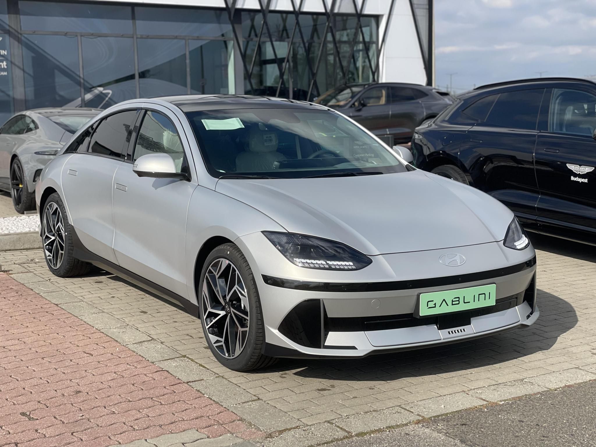 HYUNDAI IONIQ 6 77,4kWh Executive Edition Új autó! Készletről! Cégeknek állami támogatással! - 1. kép