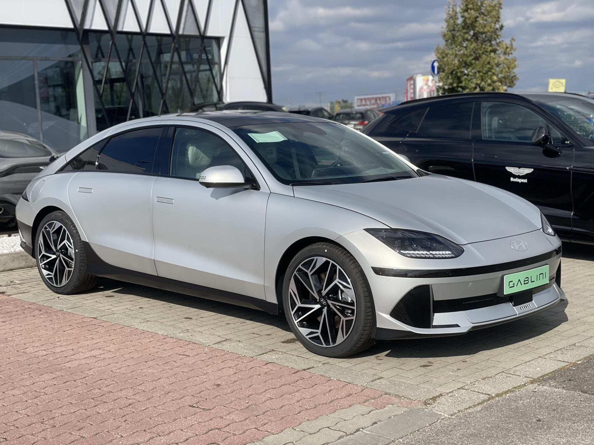 HYUNDAI IONIQ 6 77,4kWh Executive Edition Új autó! Készletről! Cégeknek állami támogatással! - 2. kép