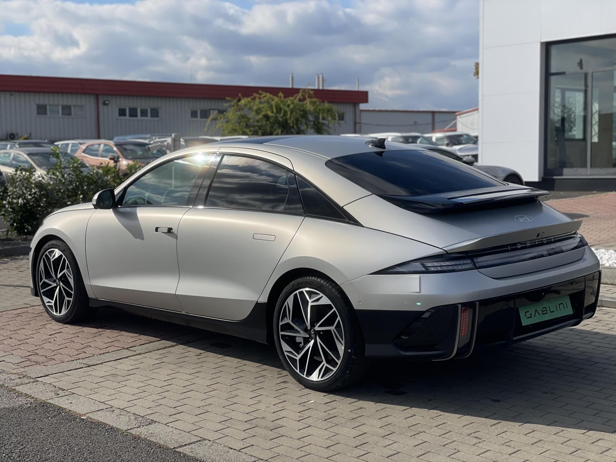HYUNDAI IONIQ 6 77,4kWh Executive Edition Új autó! Készletről! Cégeknek állami támogatással! - 5. kép