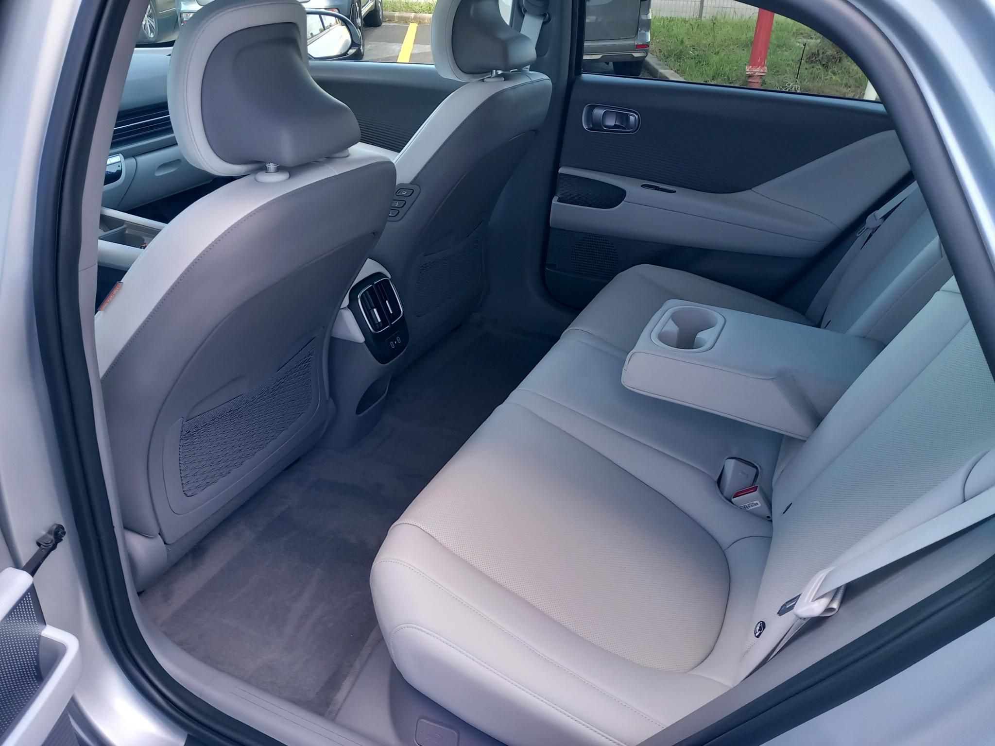 HYUNDAI IONIQ 6 77,4kWh Executive Edition Új autó! Készletről! Cégeknek állami támogatással! - 8. kép
