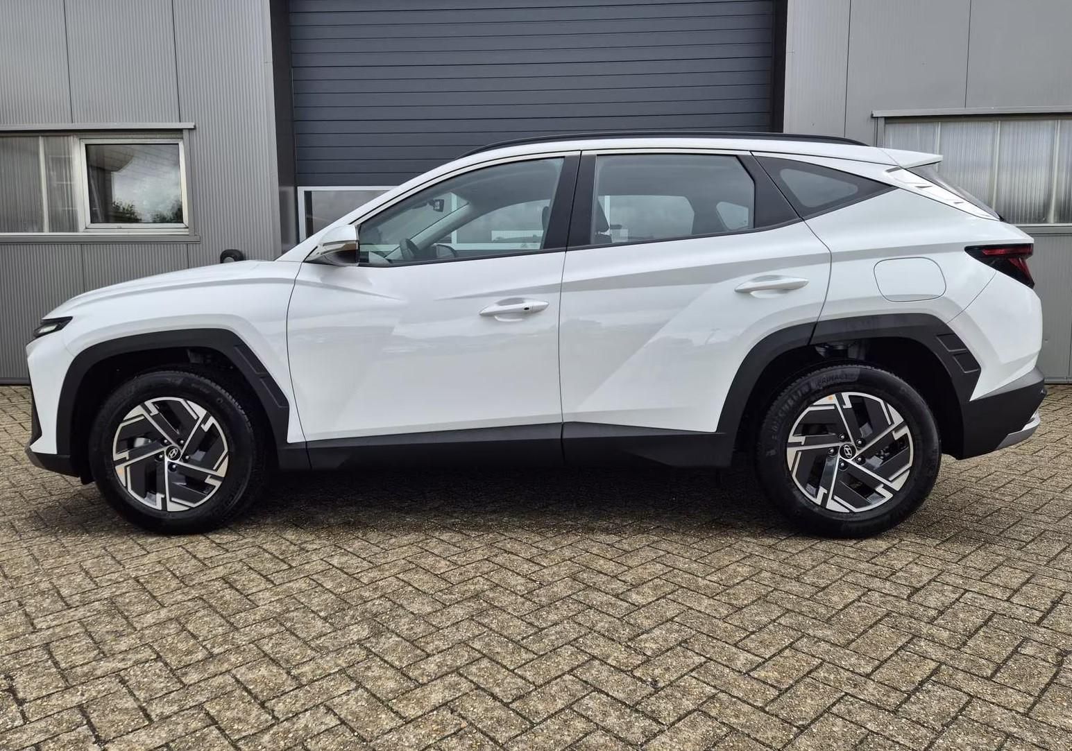 HYUNDAI TUCSON 1.6 T-GDI Comfort DCT MY26 Készletről. több színben! - 4. kép