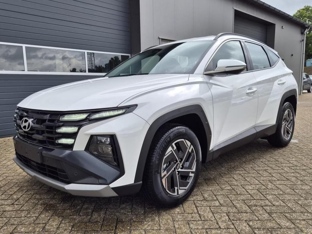 HYUNDAI TUCSON 1.6 T-GDI Comfort DCT MY26 Készletről. több színben! - 2. kép