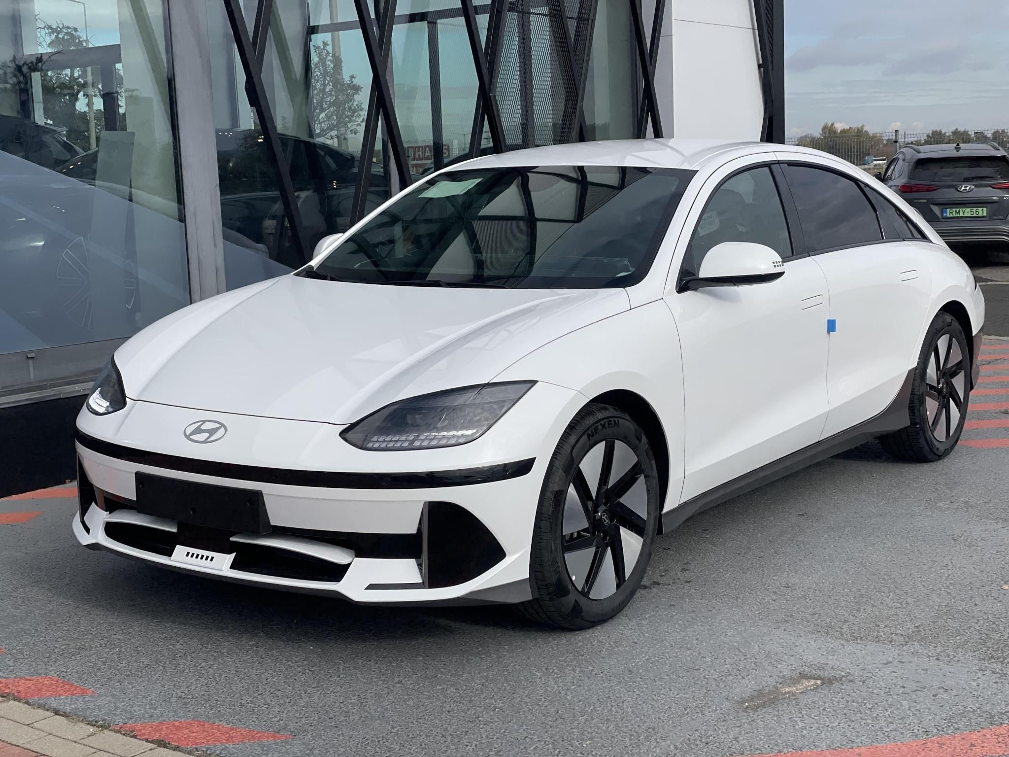 HYUNDAI IONIQ 6 77,4kWh Prime RWD! Készleten! Akár 4 millió forint támogatással cégeknek! - 2. kép