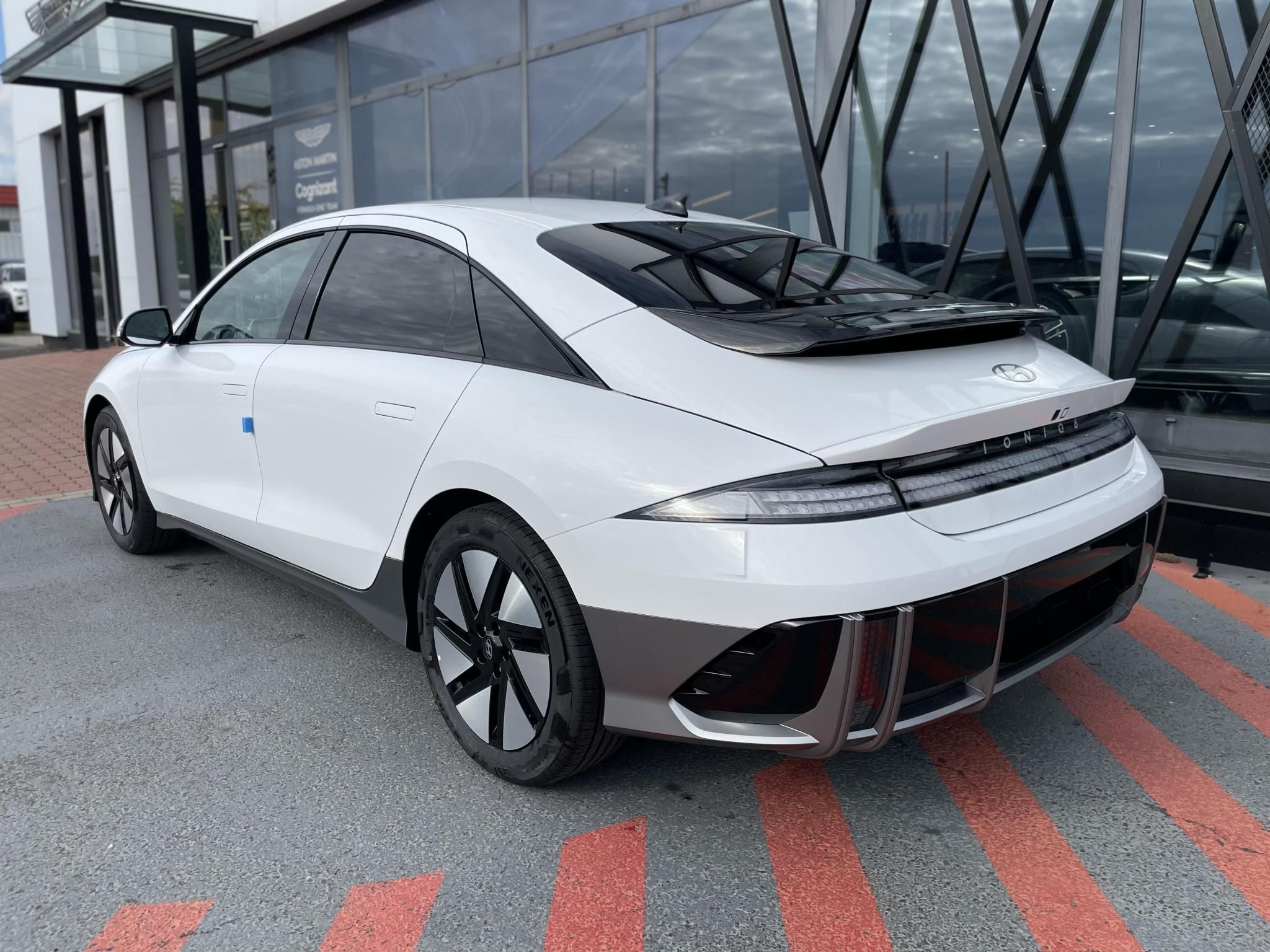HYUNDAI IONIQ 6 77,4kWh Prime RWD! Készleten! Akár 4 millió forint támogatással cégeknek! - 4. kép