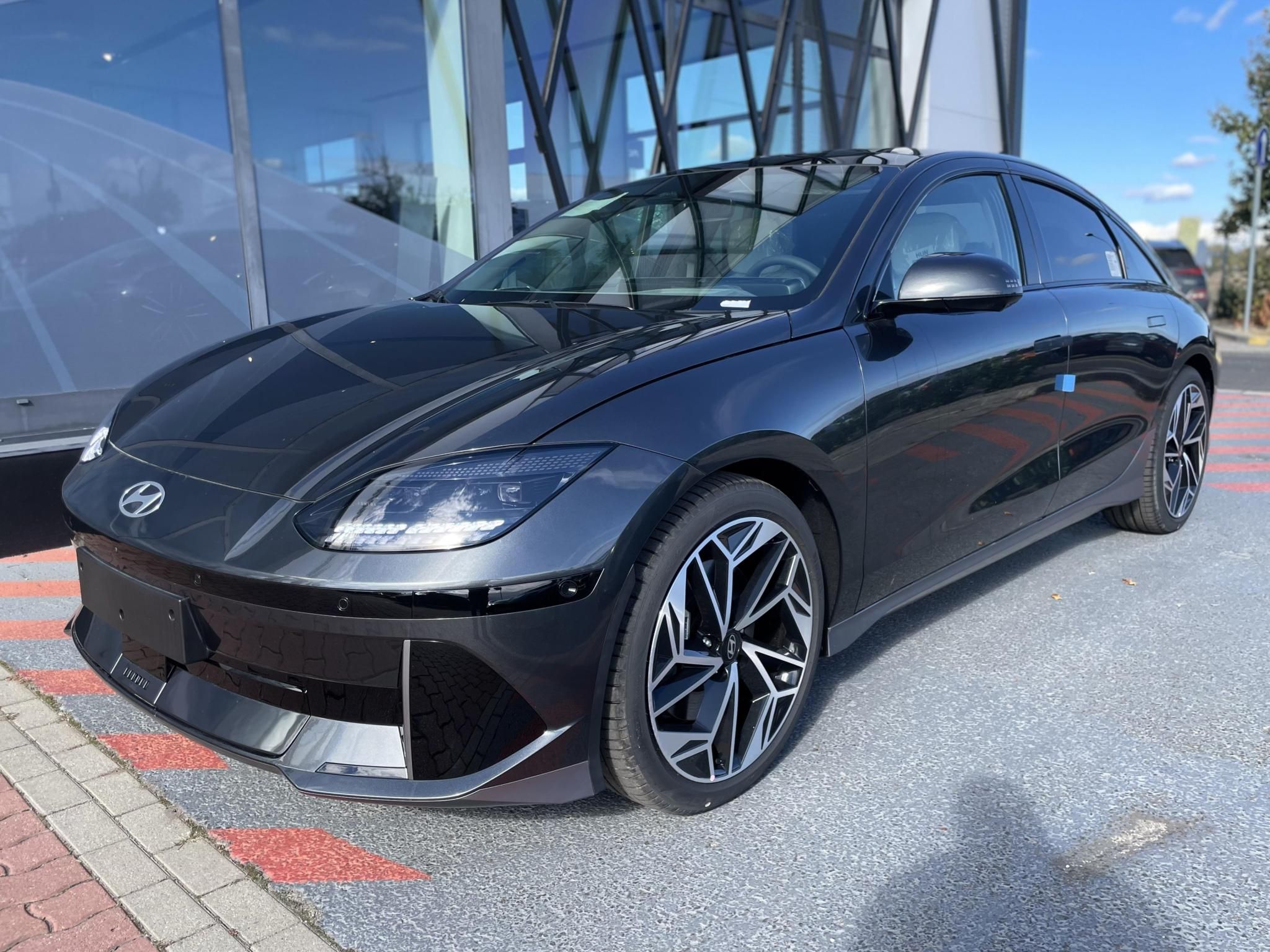 HYUNDAI IONIQ 6 77,4kWh Executive Edition Új autó! Készletről! Cégeknek állami támogatással!