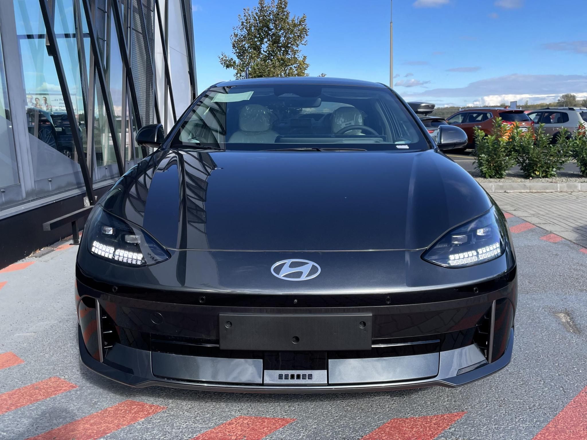 HYUNDAI IONIQ 6 77,4kWh Executive Edition Új autó! Készletről! Cégeknek állami támogatással! - 2. kép