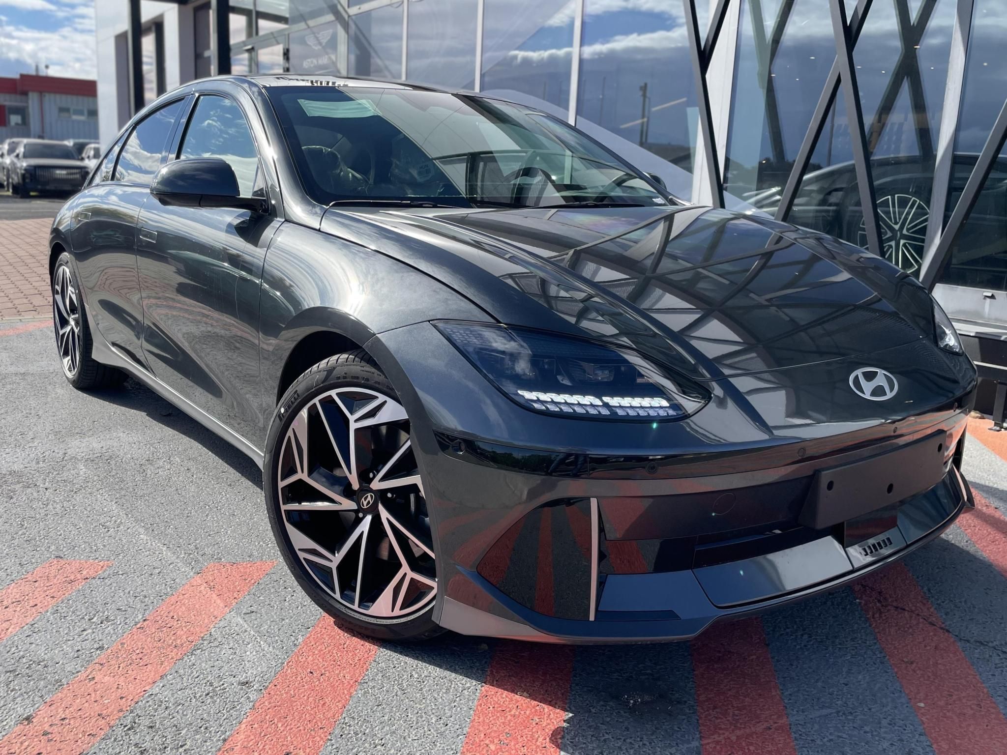 HYUNDAI IONIQ 6 77,4kWh Executive Edition Új autó! Készletről! Cégeknek állami támogatással! - 5. kép