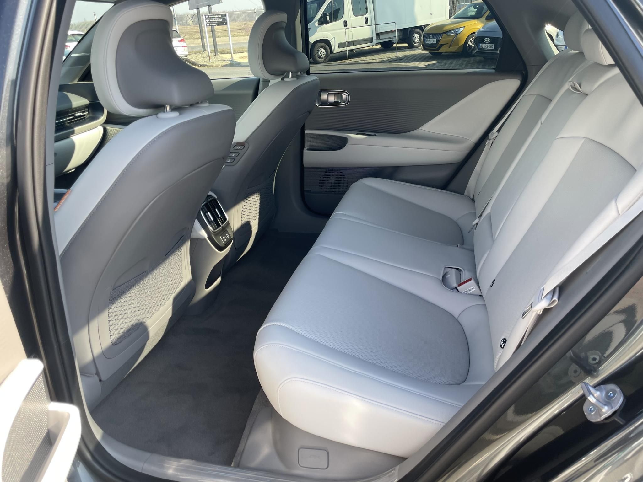 HYUNDAI IONIQ 6 77,4kWh Executive Edition Új autó! Készletről! Cégeknek állami támogatással! - 10. kép