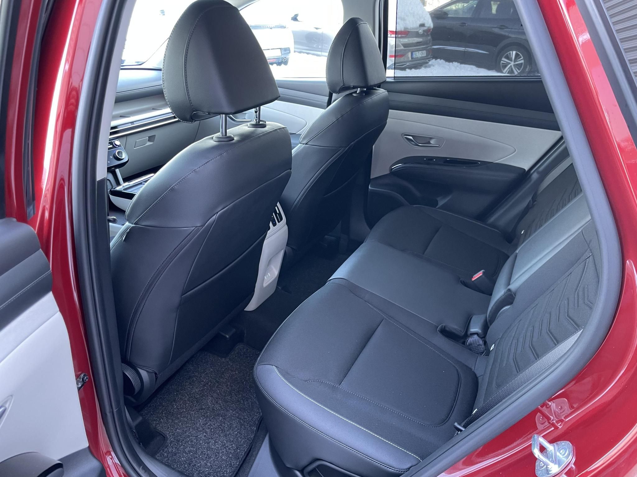 HYUNDAI TUCSON 1.6 T-GDI MHEV Executive DCT Gyári garnciális! Téli-nyári gumival! Azonnal átvehető! - 10. kép