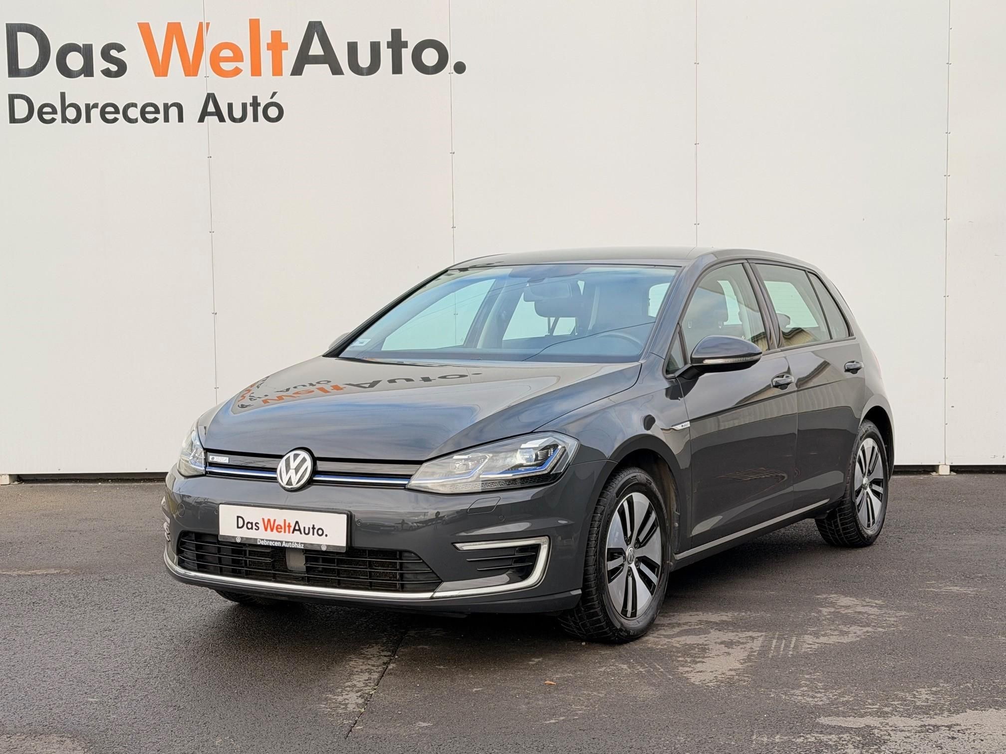 VOLKSWAGEN GOLF e-Golf Garanci&aacute;val! &Uacute;j ny&aacute;ri gumikkal! Friss szervizzel!