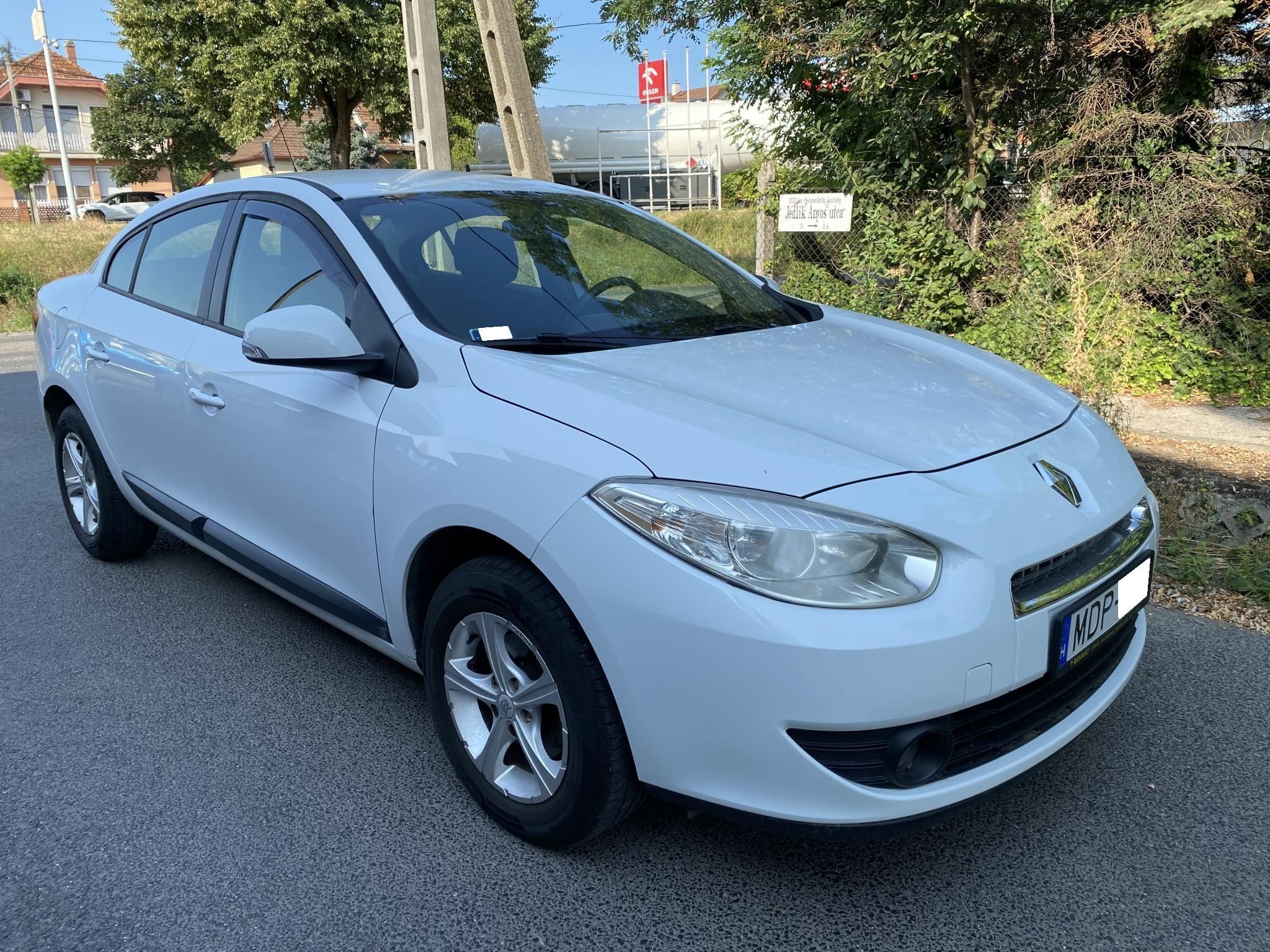 Használtautó - RENAULT FLUENCE 1.6 Authentique AKÁR 1 ÉV GARANCIÁVAL